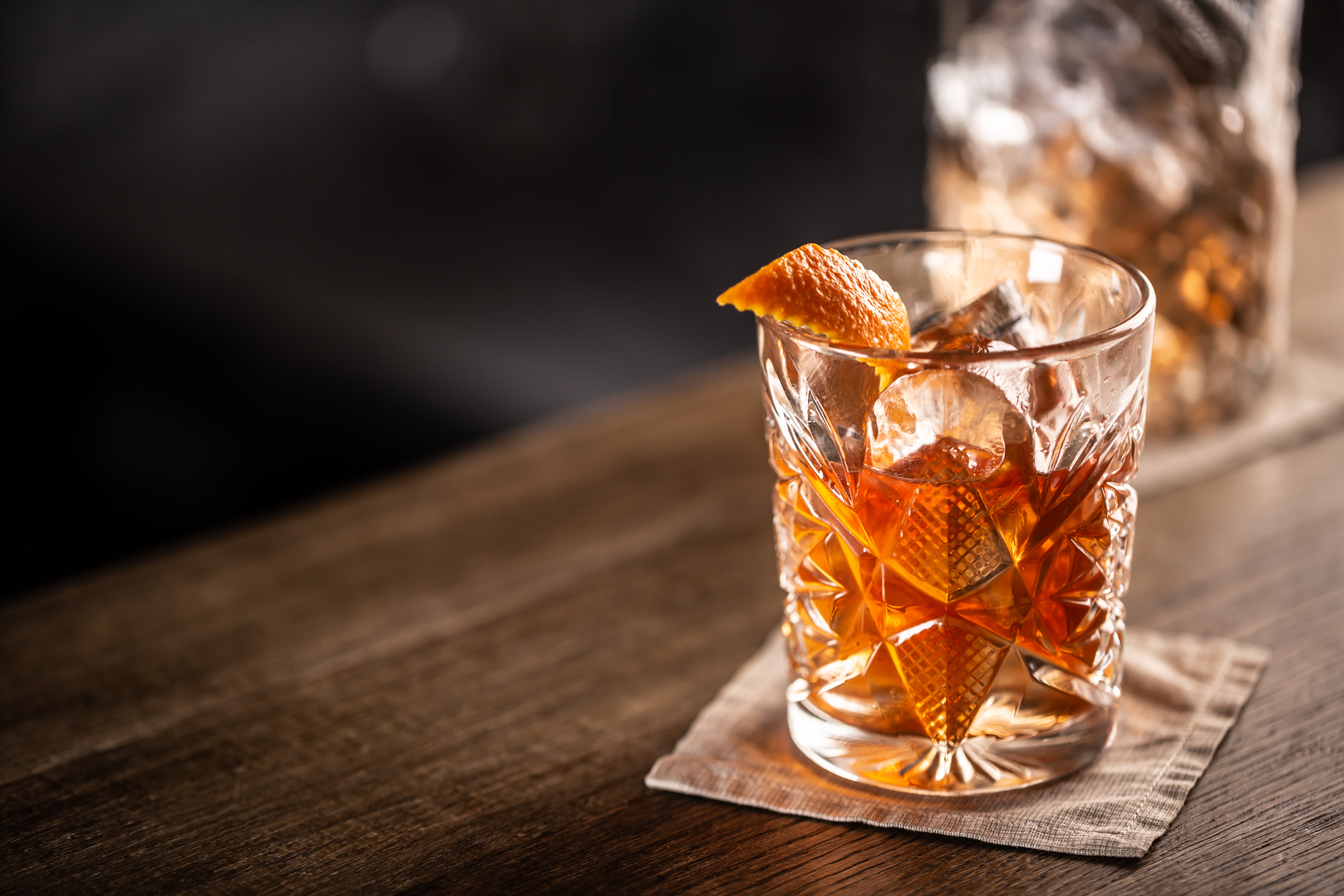 El alcohol hace que los vasos sanguíneos se dilaten, y esto puede provocar dolores de cabeza (Getty)