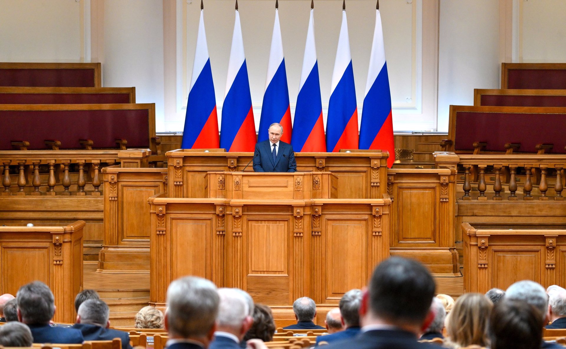 Putin aumenta la persecución interna: inició al menos 99 causas por corrupción contra altos funcionarios en 2025
