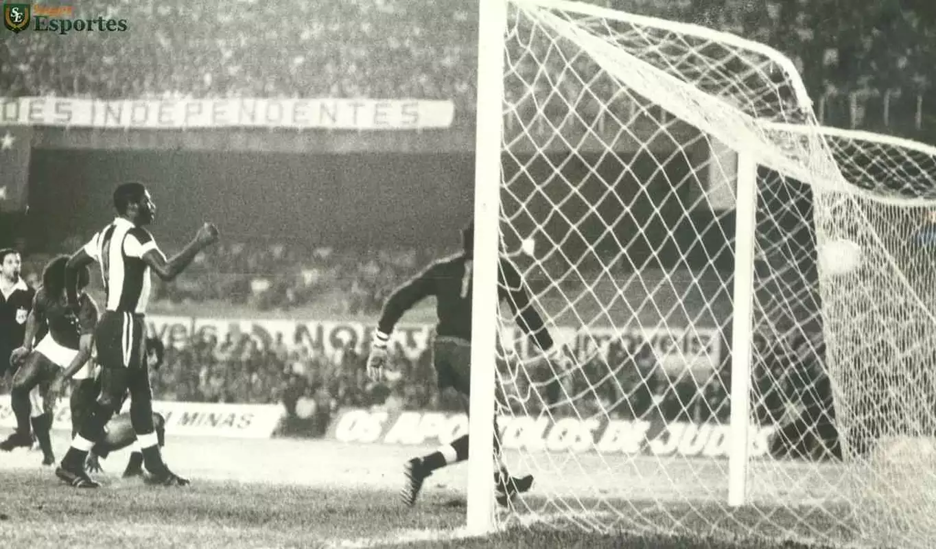 En el cuadro 'blanquiazul' jugaban Jaime Duarte y César Cueto. Foto: Super Esportes.