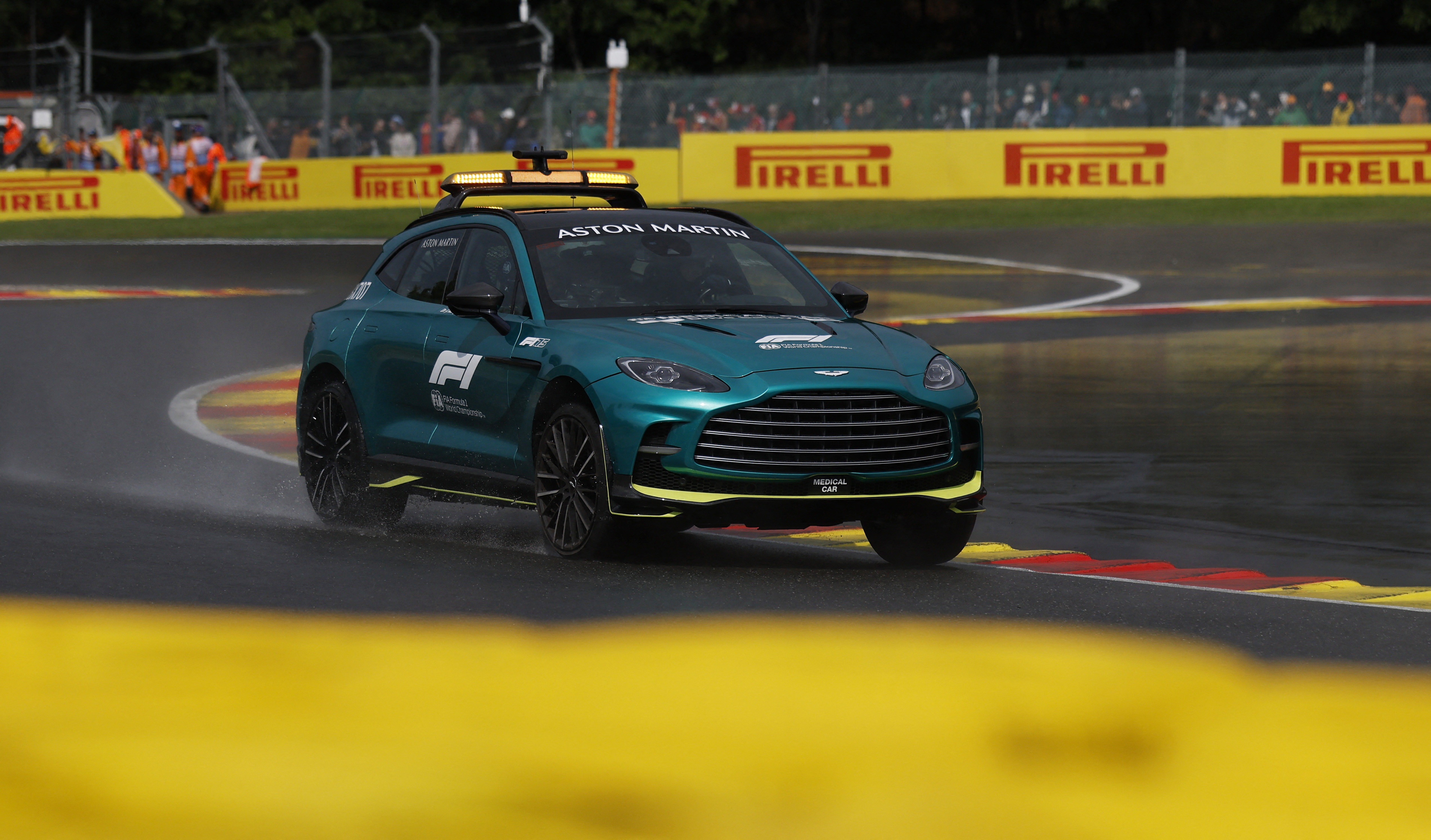 Luego de más de una hora de demora, paró de llover y se largará el Gran Premio de Bélgica de la Fórmula 1
