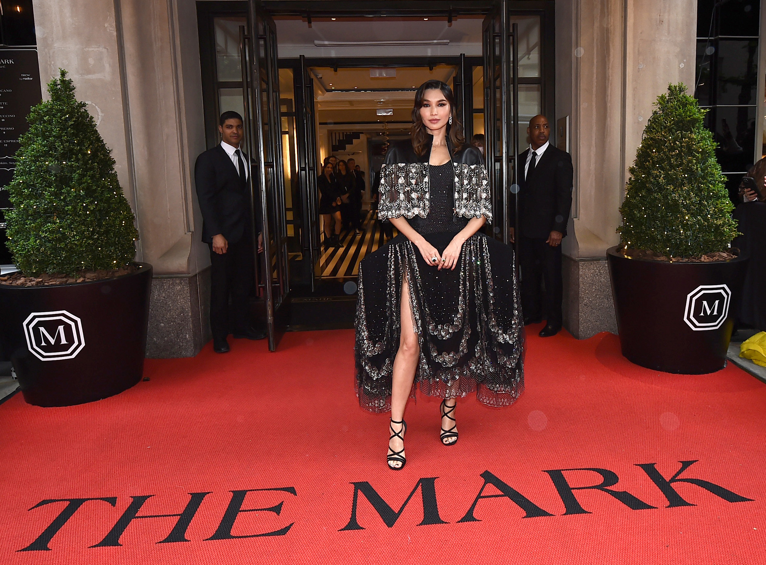 Gemma Chan y un look controvertido
(Photo by Ilya S. Savenok/Getty Images for The Mark)