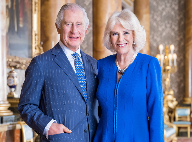 La Casa Real británica reveló el diseño de las invitaciones para la coronación del rey Carlos III y la reina Camila