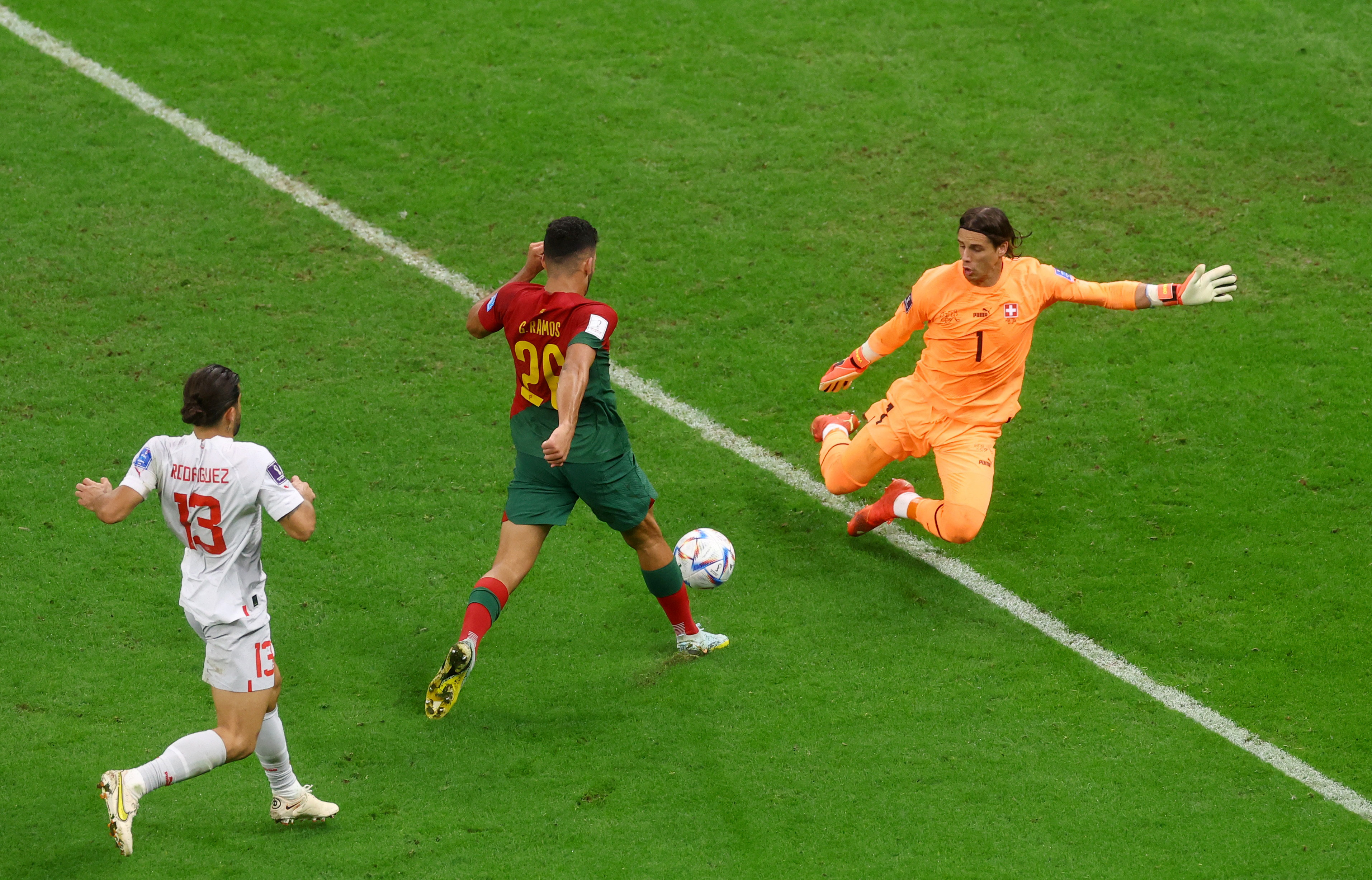 Definición perfecta de Gonçalo Ramos para el 5-1 de Portugal ante Suiza (REUTERS/Paul Childs)