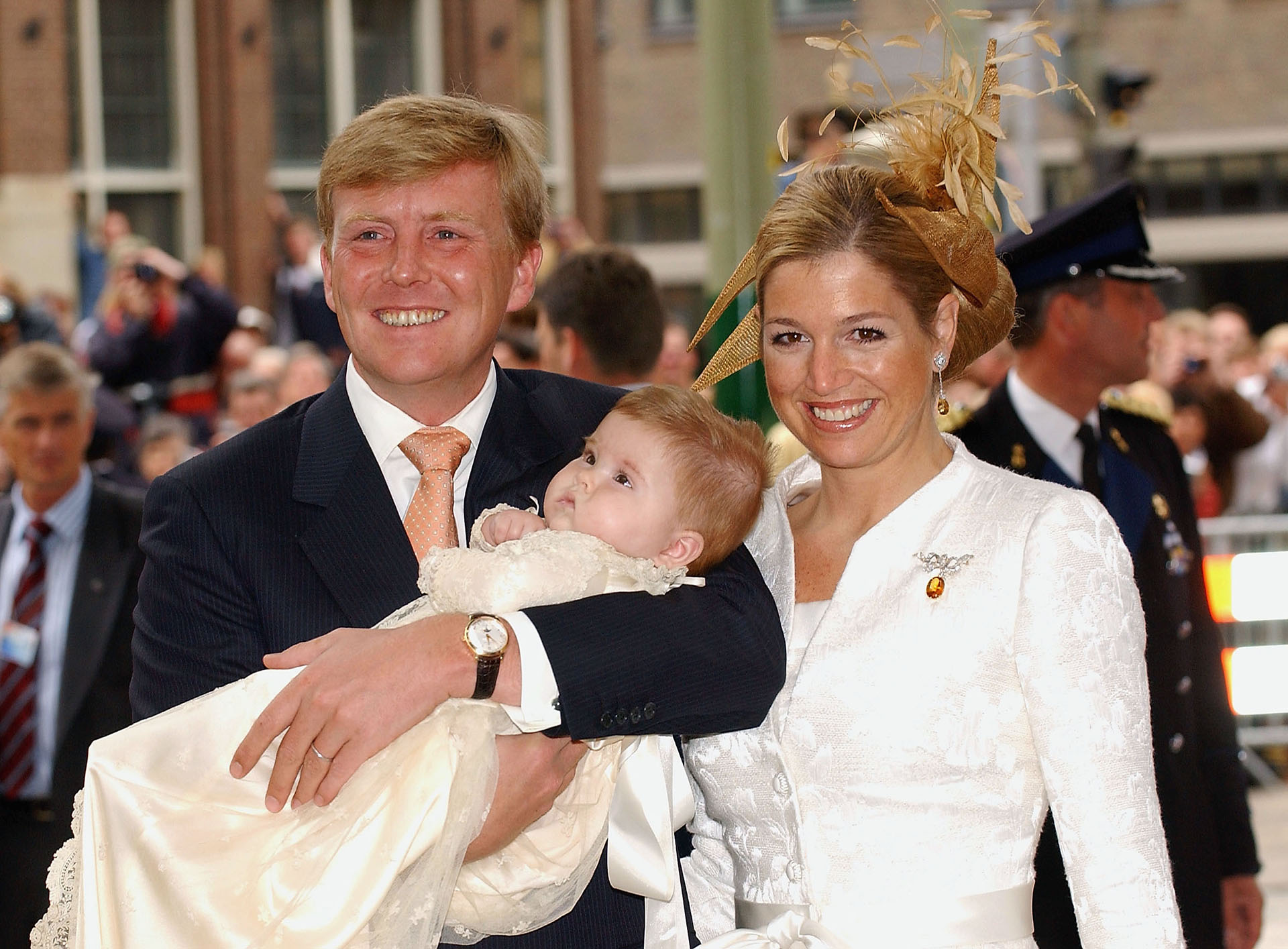 El 7 de diciembre de 2003, Máxima dio a luz a su hija mayor, la princesa Amalia, quien fue bautizada el 12 de junio de 2004 en La Haya, y quien es la heredera al trono de Holanda  