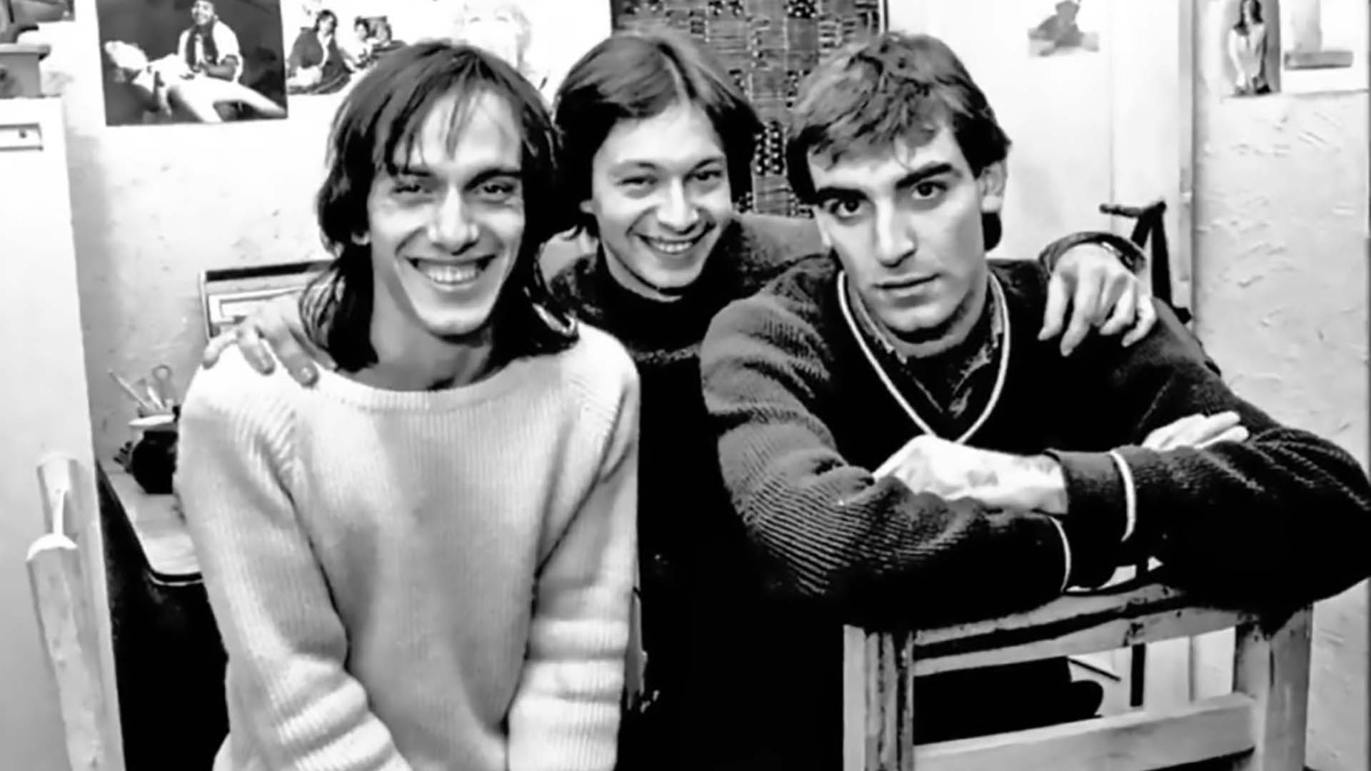 Mauricio Dayub, a mediados de los 80, junto a sus amigos, Gustavo Belatti (luego escritor de televisión y hasta Konex de Platino 2011) y Luis el indio Romero (hoy, maestro y director de actores)