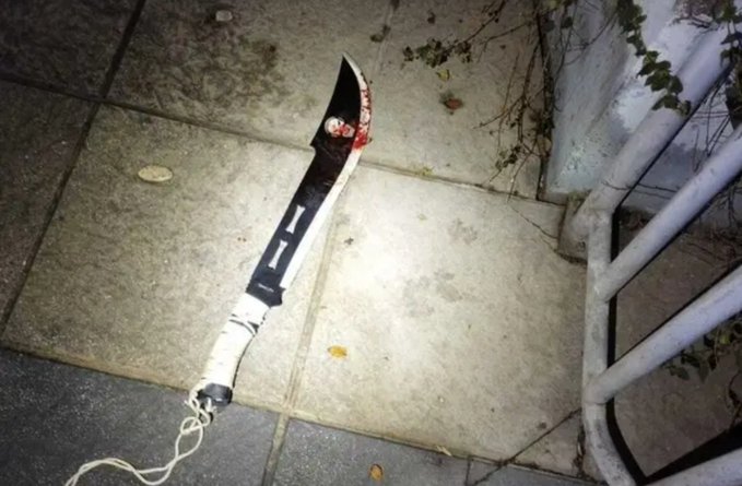 El arma utilizada por el autor del ataque en la iglesia en España