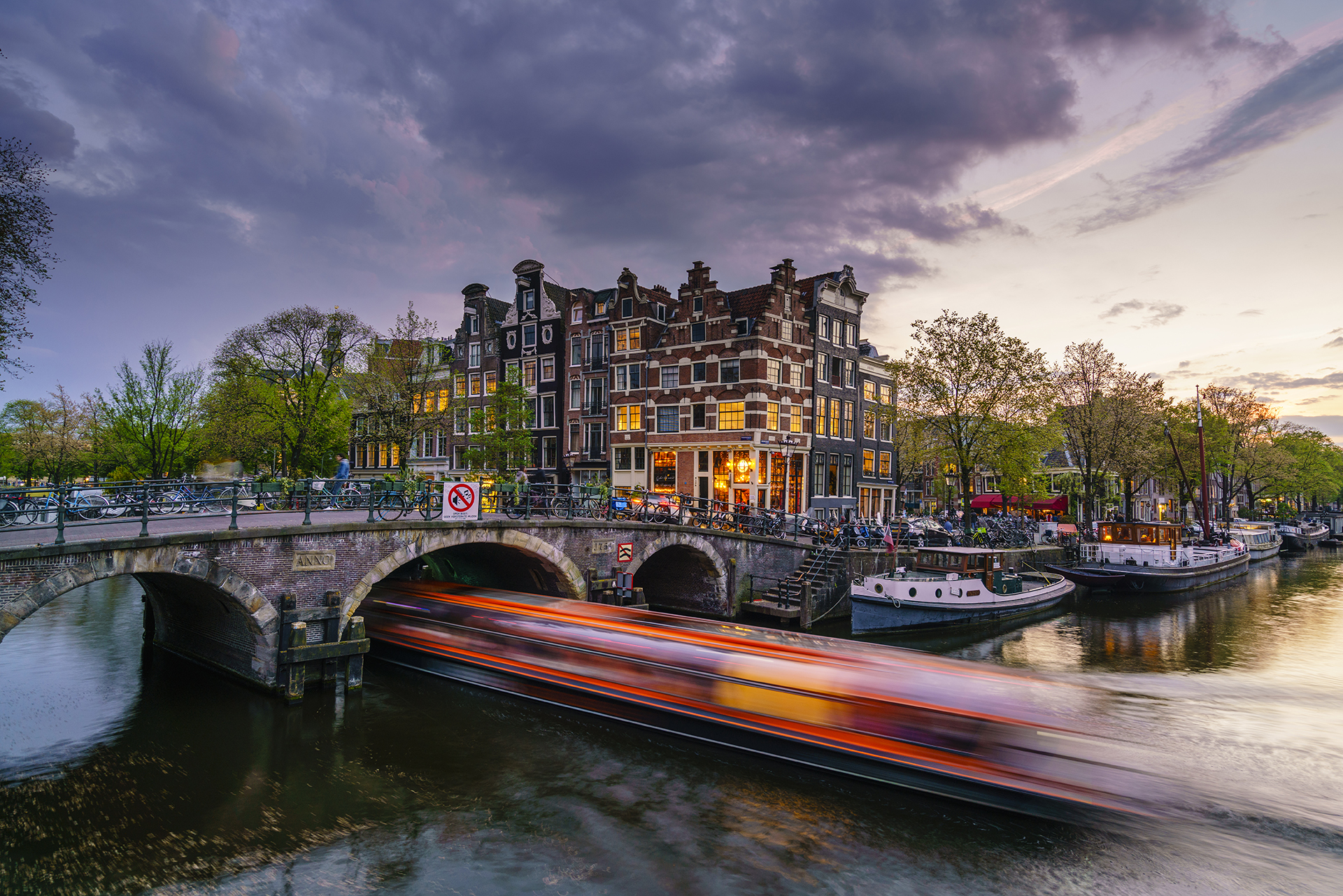Ámsterdam es otra de las capitales europeas que figura en la lista de las ciudades más seguras del mundo (Getty Images)
