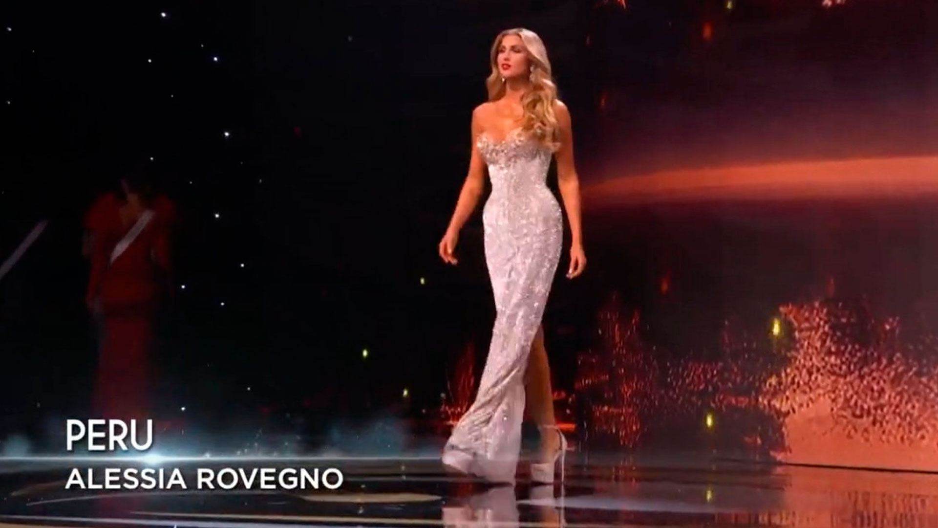 Alessia Rovegno deslumbró en el Miss Universo 2022 al lucir vestido de gala que había sido roto