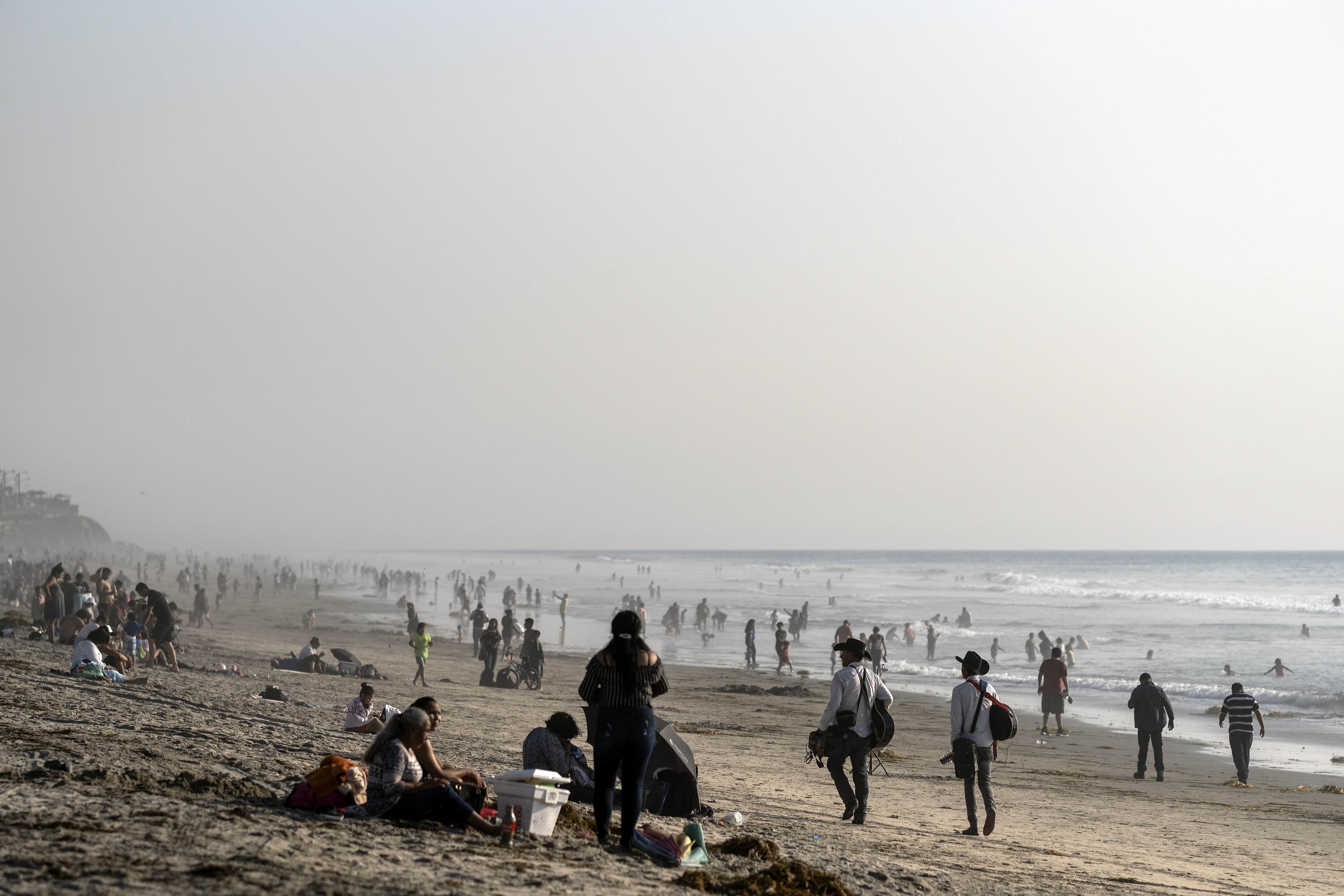 Playas de Tijuana cerca de la frontera entre Estados Unidos y México en Tijuana, estado de Baja California, México, el 3 de octubre de 2020, en medio de la pandemia del coronavirus COVID-19.
