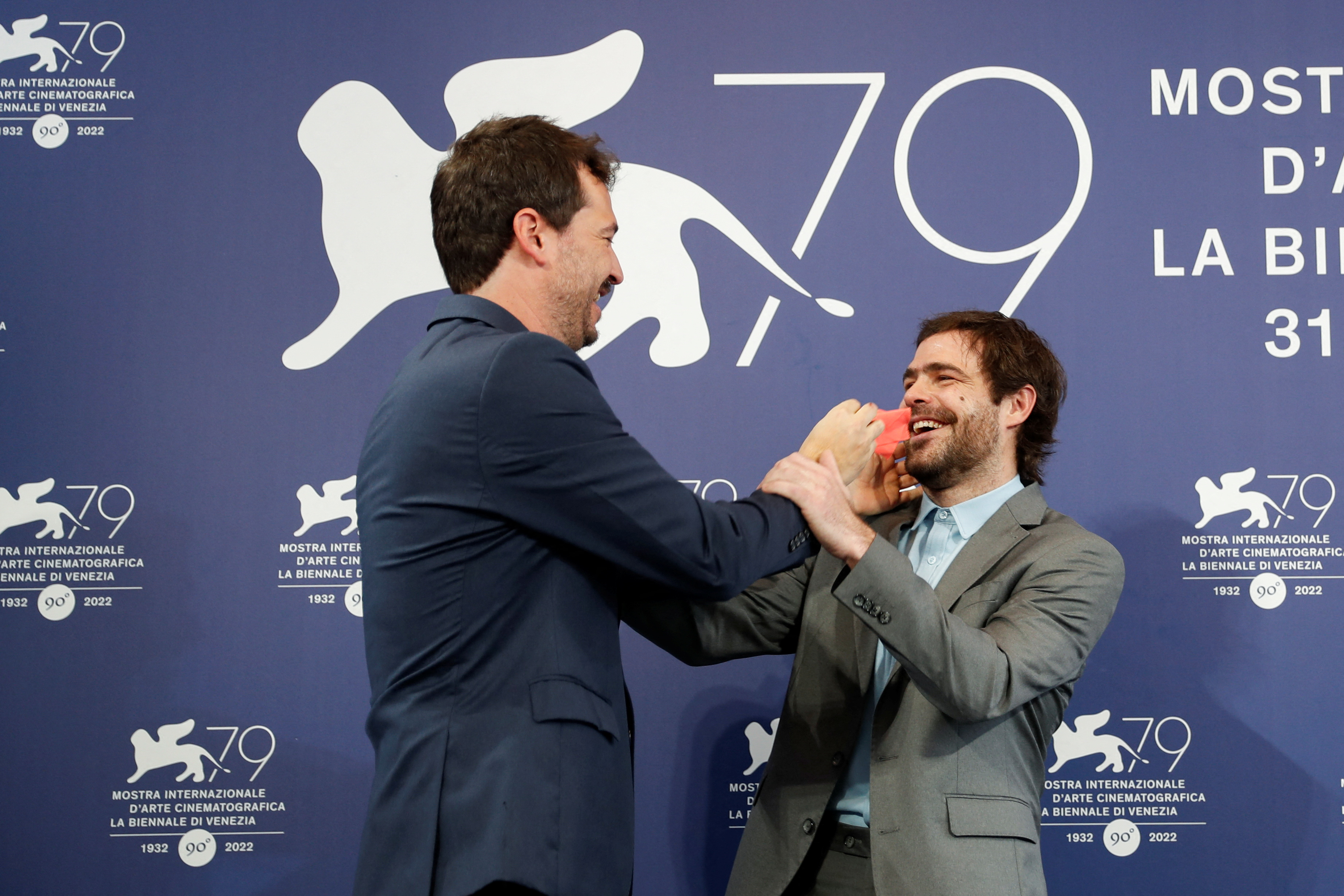 Camino al Oscar 2023: Peter Lanzani, Santiago Mitre y una foto que invita a soñar