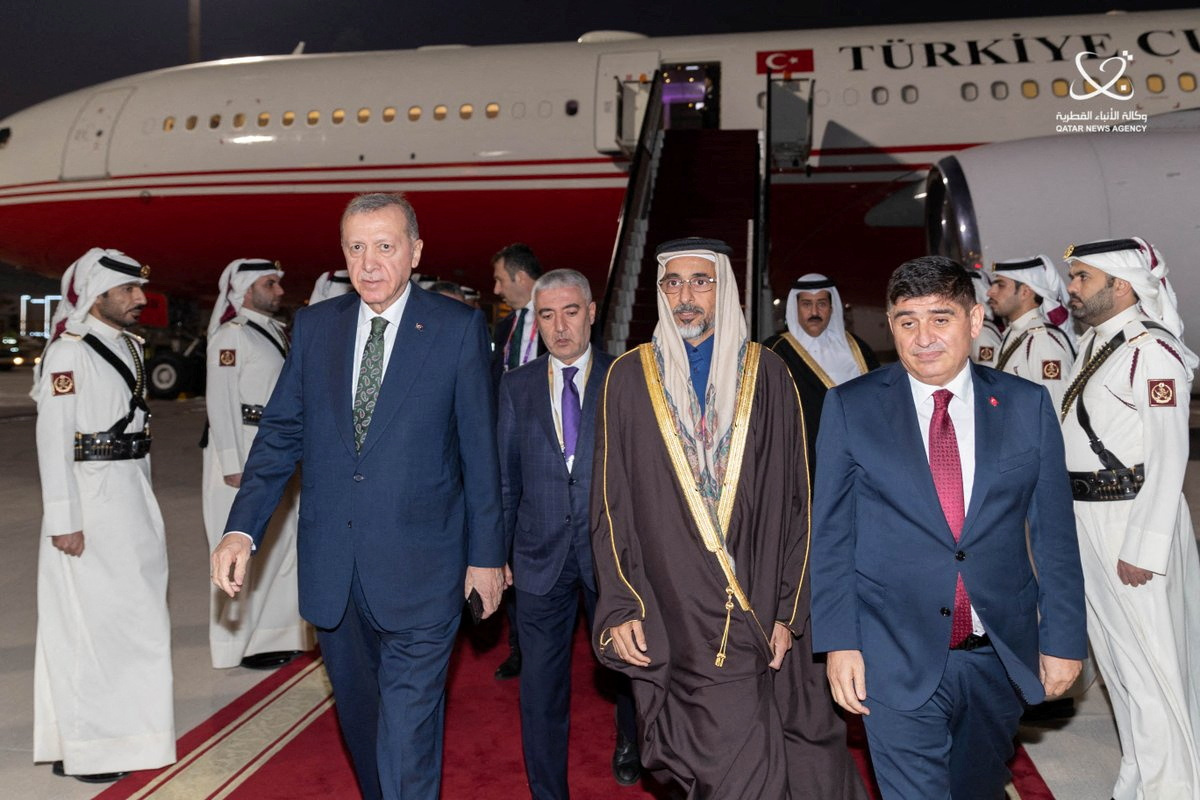El presidente turco ,Tayyip Erdogan, llega a Qatar para asistir al partido final de la Copa Mundial de la FIFA Qatar 2022 entre Francia y Argentina, en Doha, Qatar, el 18 de diciembre de 2022. Qatar News Agency/Handout via REUTERS 