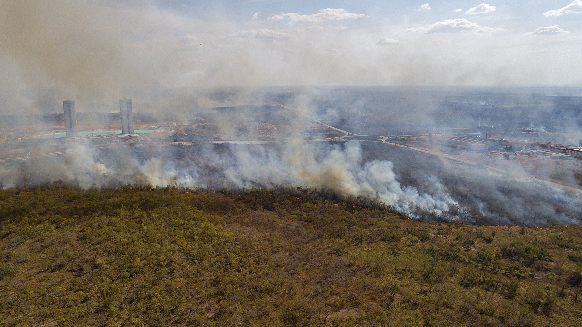 Los científicos aseguraron que aclarar el vínculo entre las tendencias de incendios forestales y el cambio climático es fundamental para comprender futuras amenazas
EFE/ROGERIO FLORENTINO/Archivo
