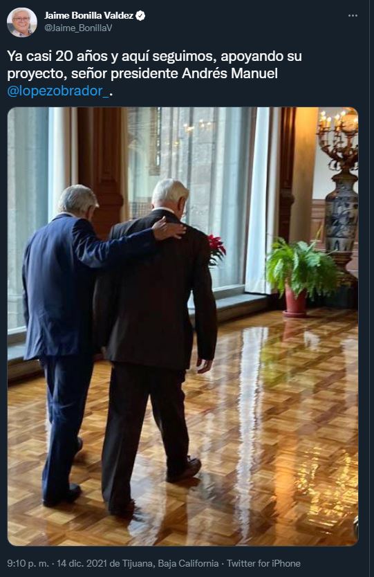 Bonilla y AMLO caminan en Palacio Nacional (Captura de pantalla: Twitter)