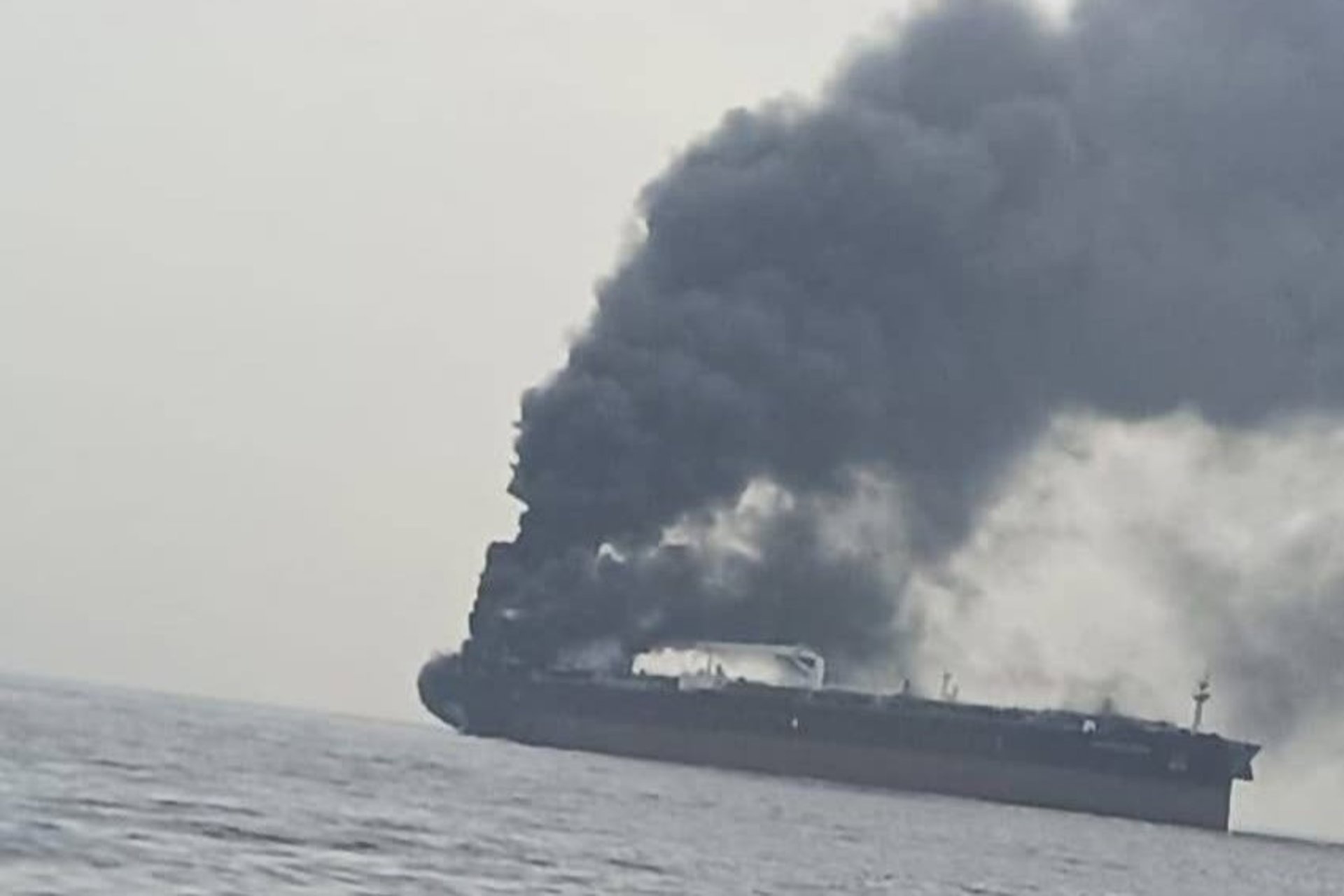 Ir&aacute;n dijo que atac&oacute; buques vinculados a EEUU en respuesta a los bombardeos de Washington