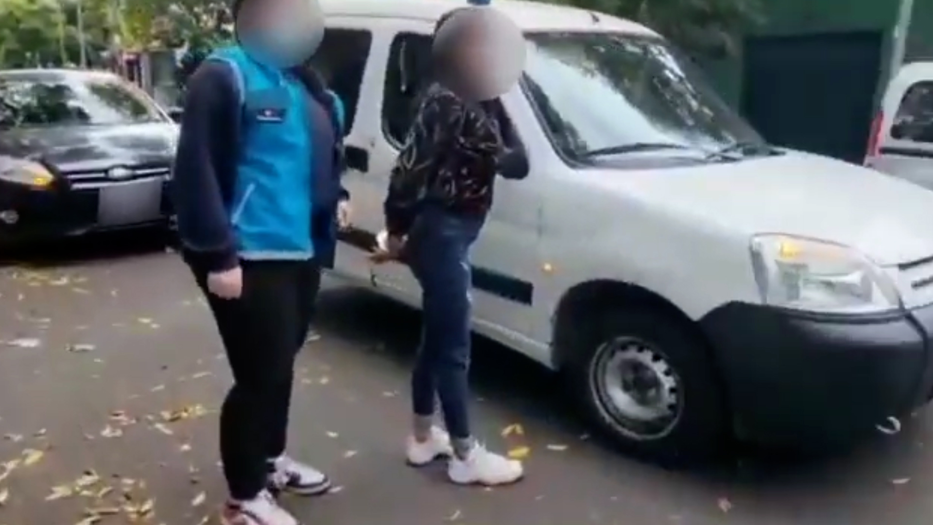 La detención de la mujer 
