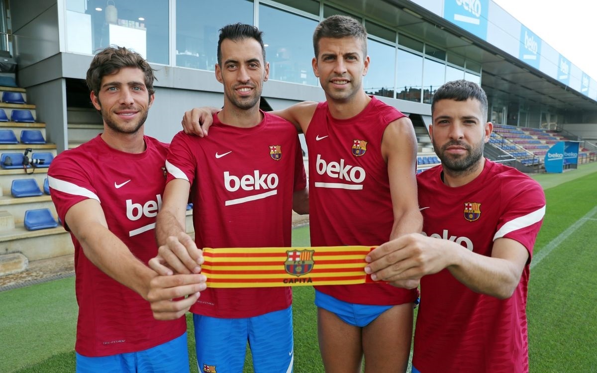 Sergio Busquets, Gerard Piqué, Sergi Roberto y Jordi Alba son, en este orden, los nuevos capitanes del Barcelona
