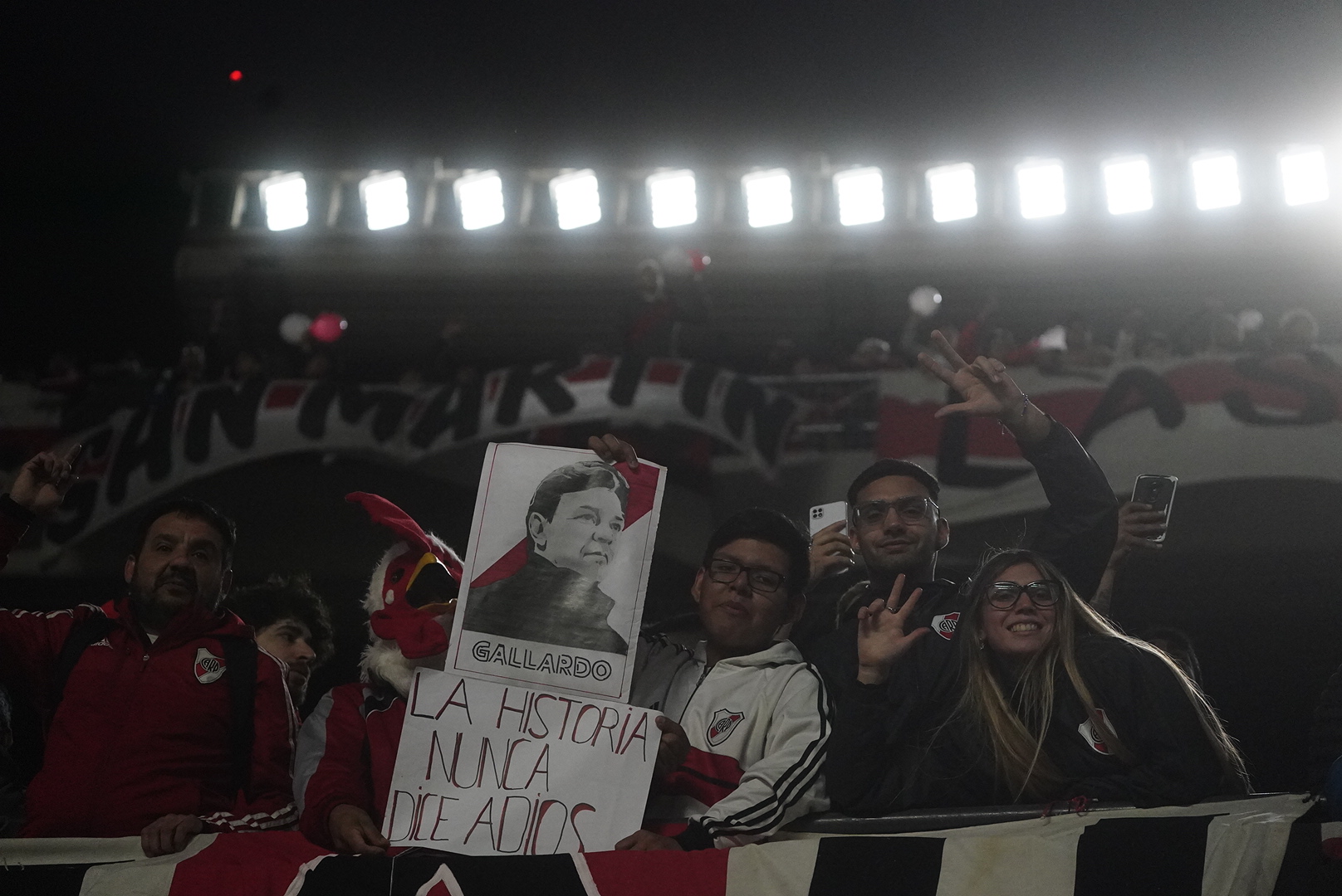 La gente de River pidió por la pronta vuelta del ídolo