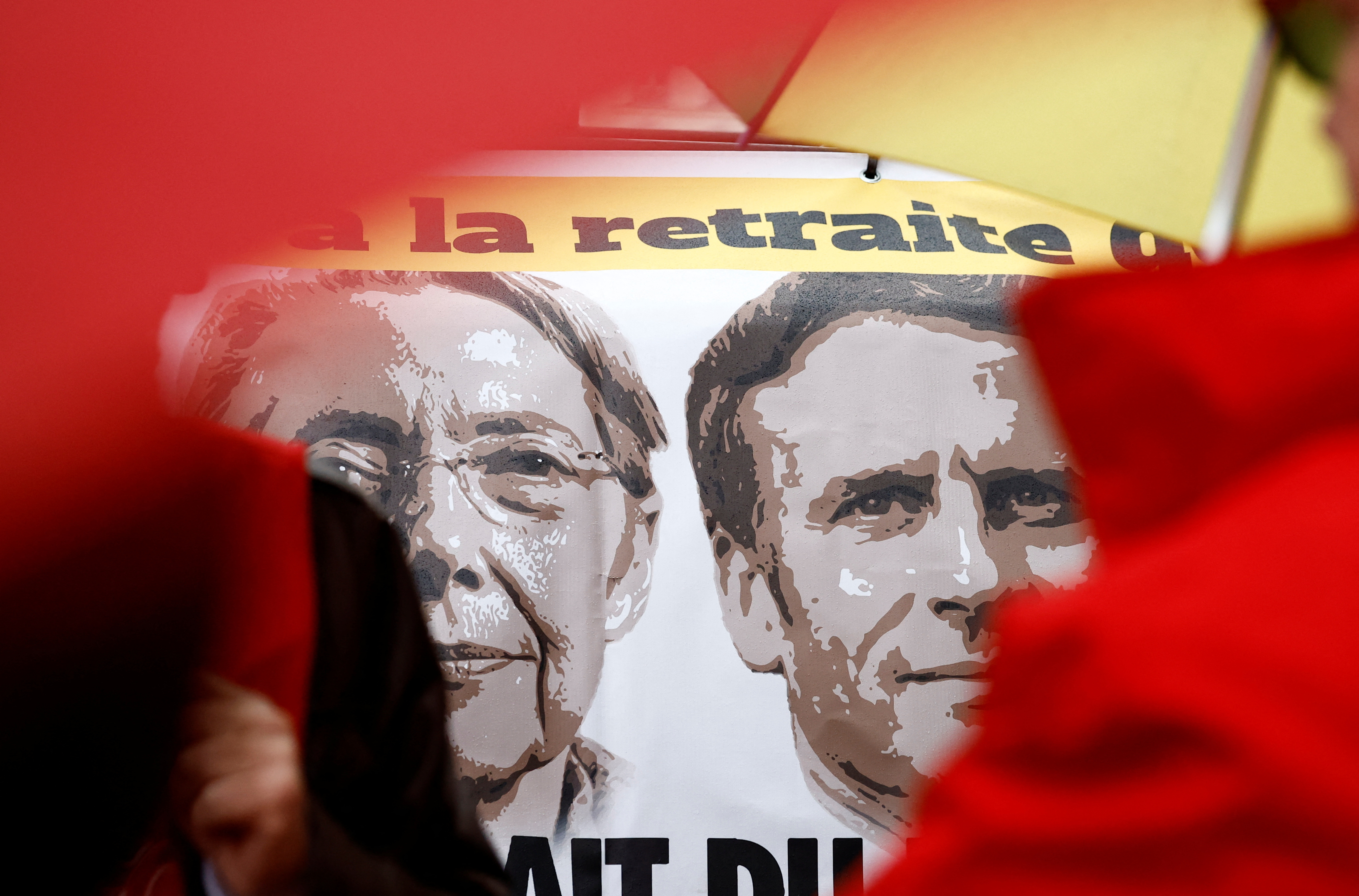 Emmanuel Macron quiere llevar la edad de jubilación a 64 años y los sindicatos convocaron a movilizaciones masivas