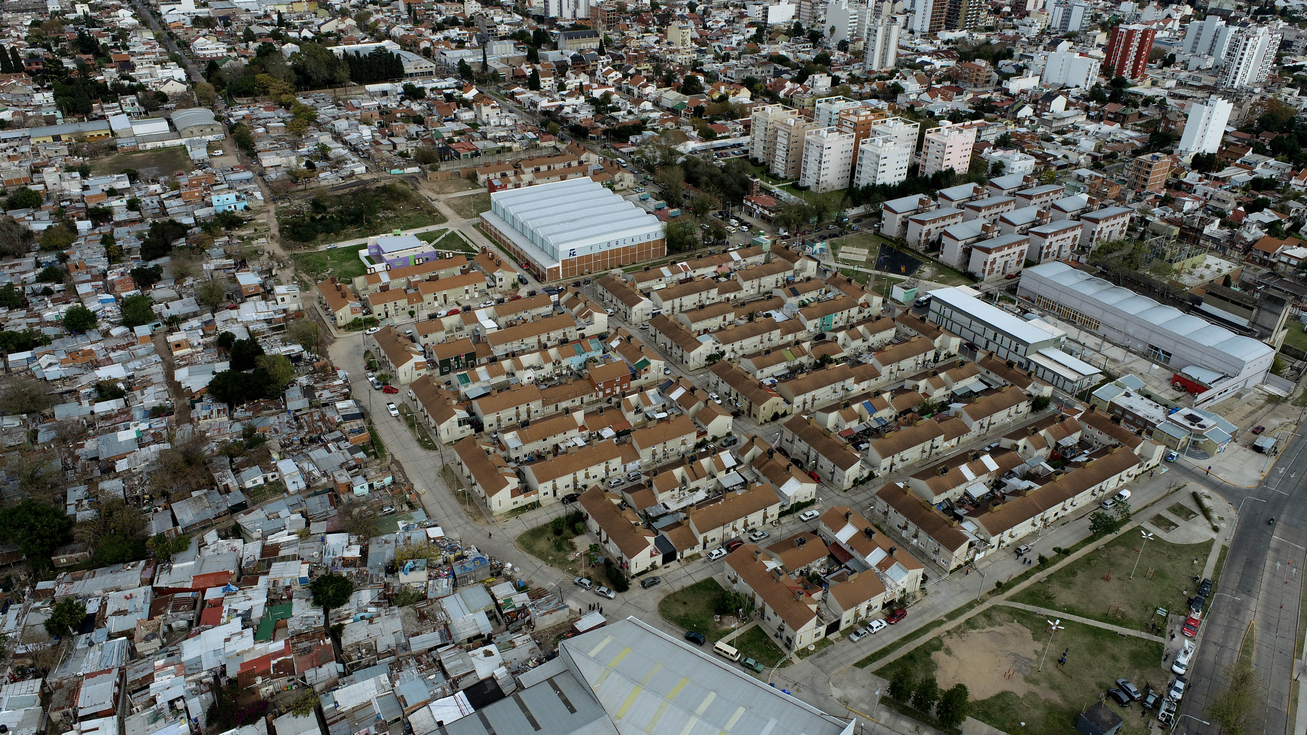 Tres cuartas partes de la Villa Azul están en Quilmes; el resto, en Avellaneda, donde el 85% del territorio se urbanizó a partir de 2008