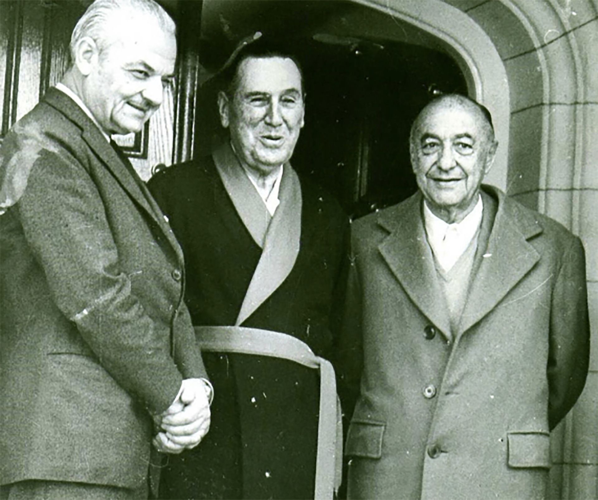 Juan domingo Perón junto al doctor Pedro Cossio (derecha)