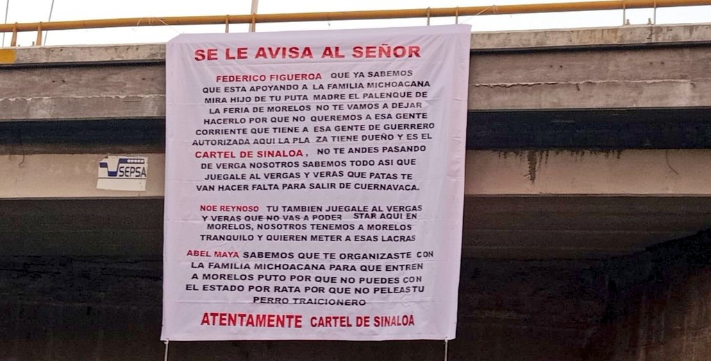El mensaje amenazante estaba firmado por el Cártel de Sinaloa 
(Foto: Twitter/@GHOSTDEVIIL)