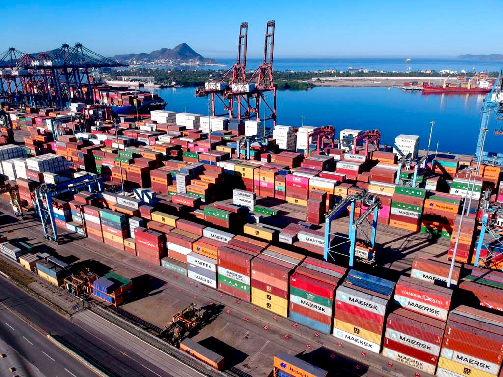 La entrega de la administración de los puertos del país a la Marina fue avalada en el Congreso el año pasado (Foto: Cortesía Presidencia)