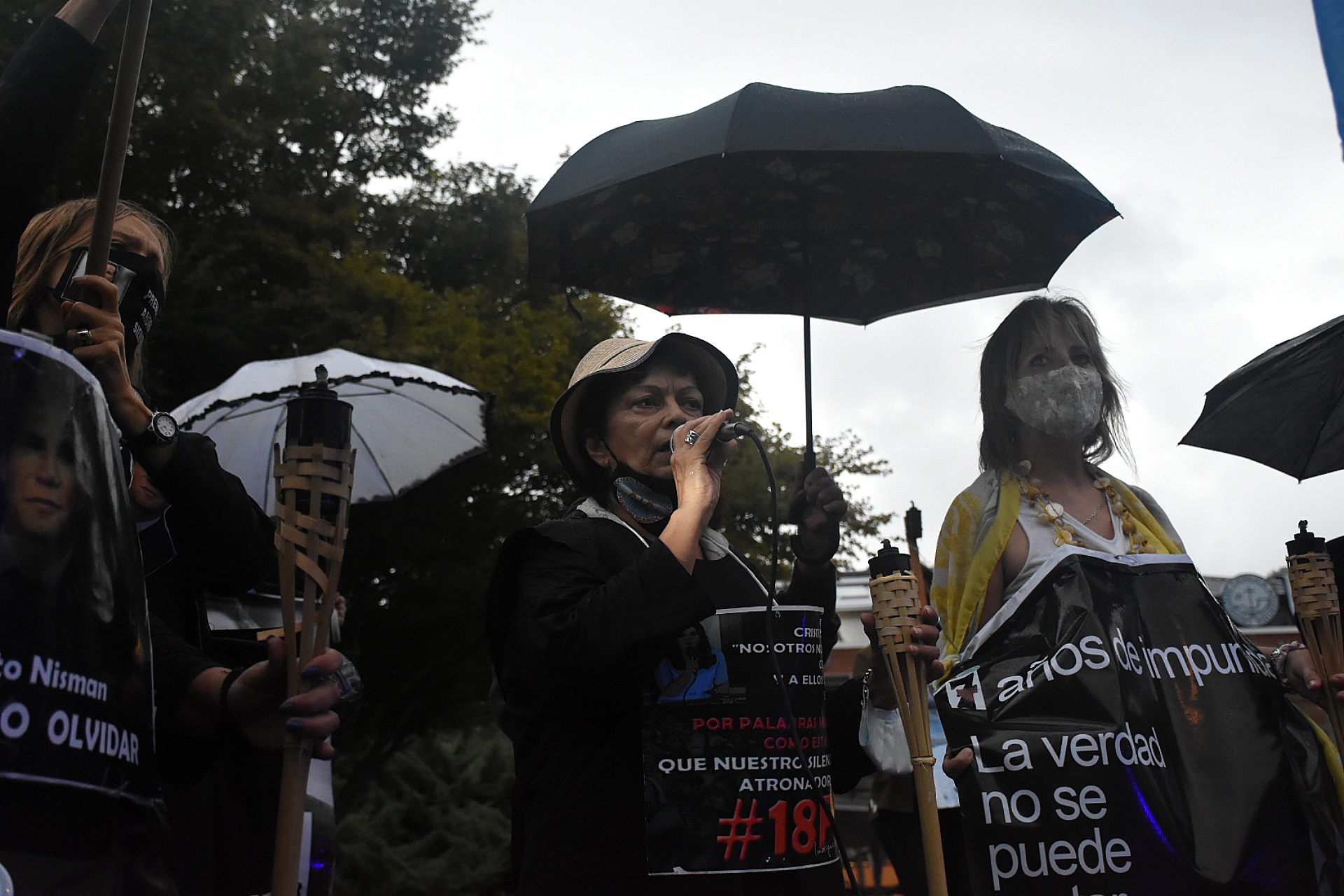 Una de las oradores en la procesión por Alberto Nisman