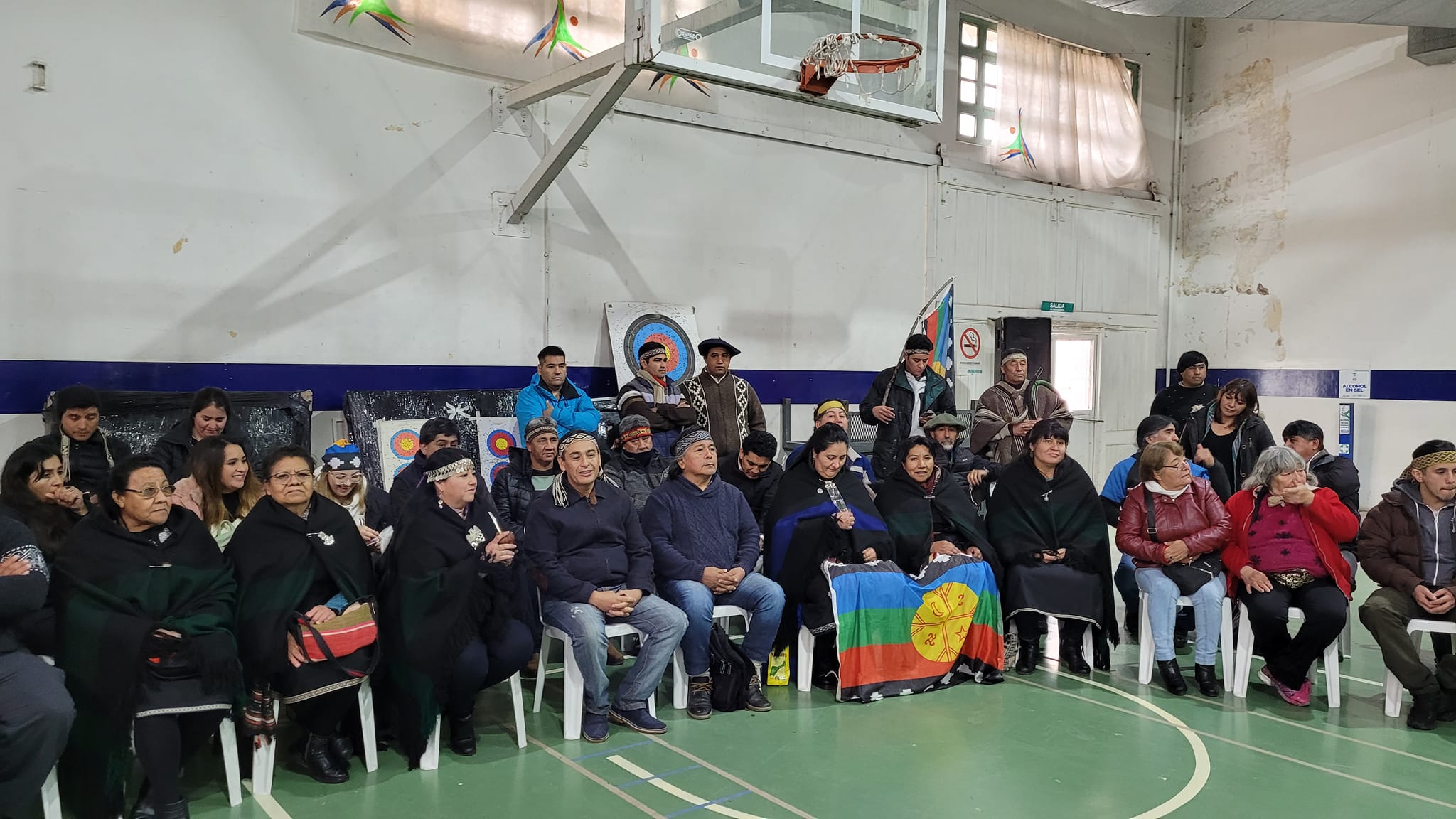 El gobierno de Neuquén le presentó el polémico acuerdo ante los caciques mapuches y caudillos locales