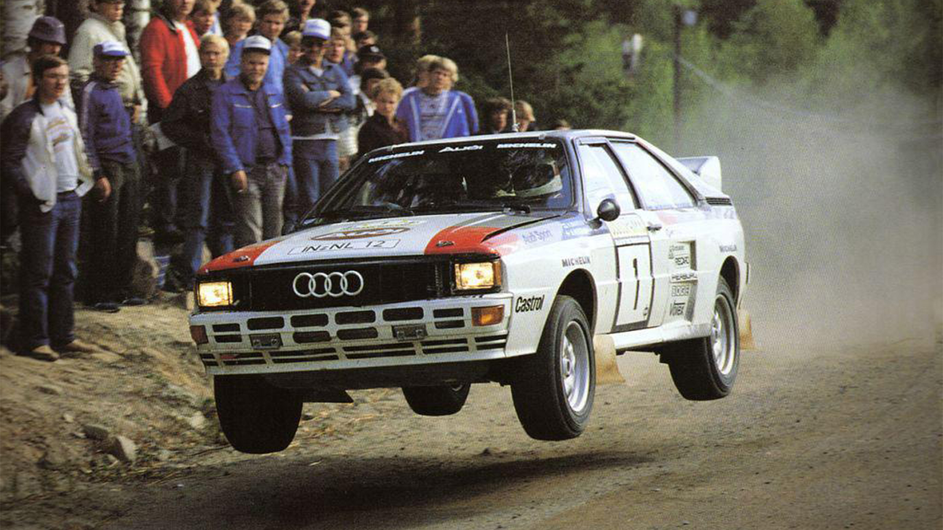Audi había llegado a finales de 1981 y ya en 1982 mostró que tenía un potencial inevitable para todos los rivales de tracción simple. Y así fue, al ganar los títulos de 1983 y 1984