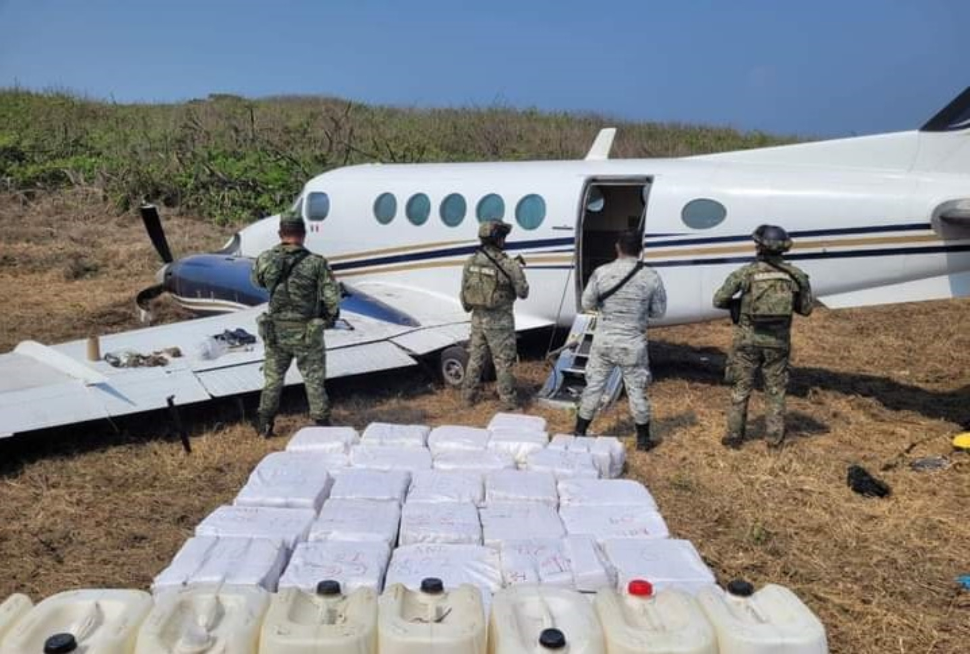Aseguraron avioneta con cientos de kilos de cocaína en Chiapas