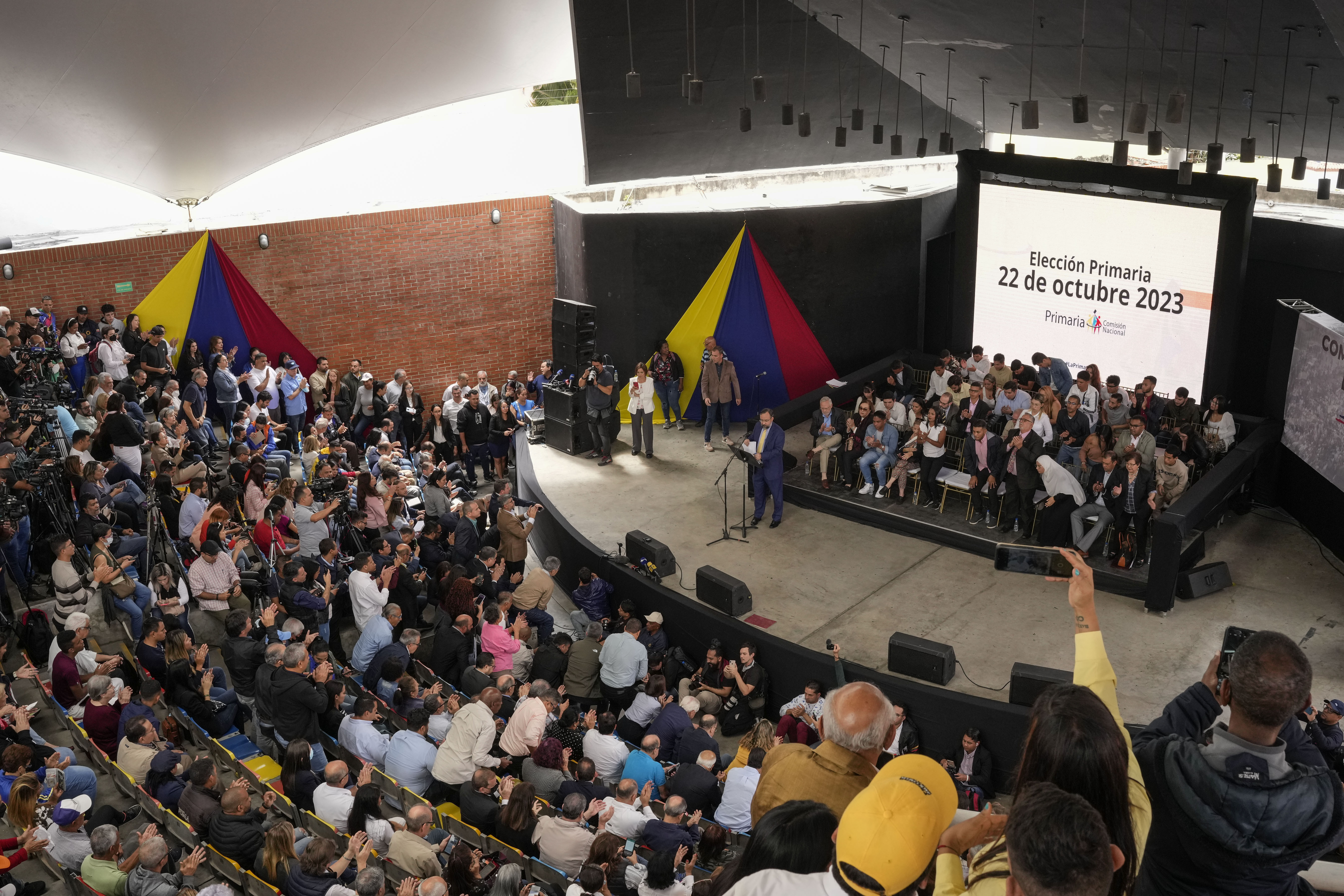 La Plataforma Unitaria Democrática instó a los venezolanos en el exterior a votar en las primarias opositoras