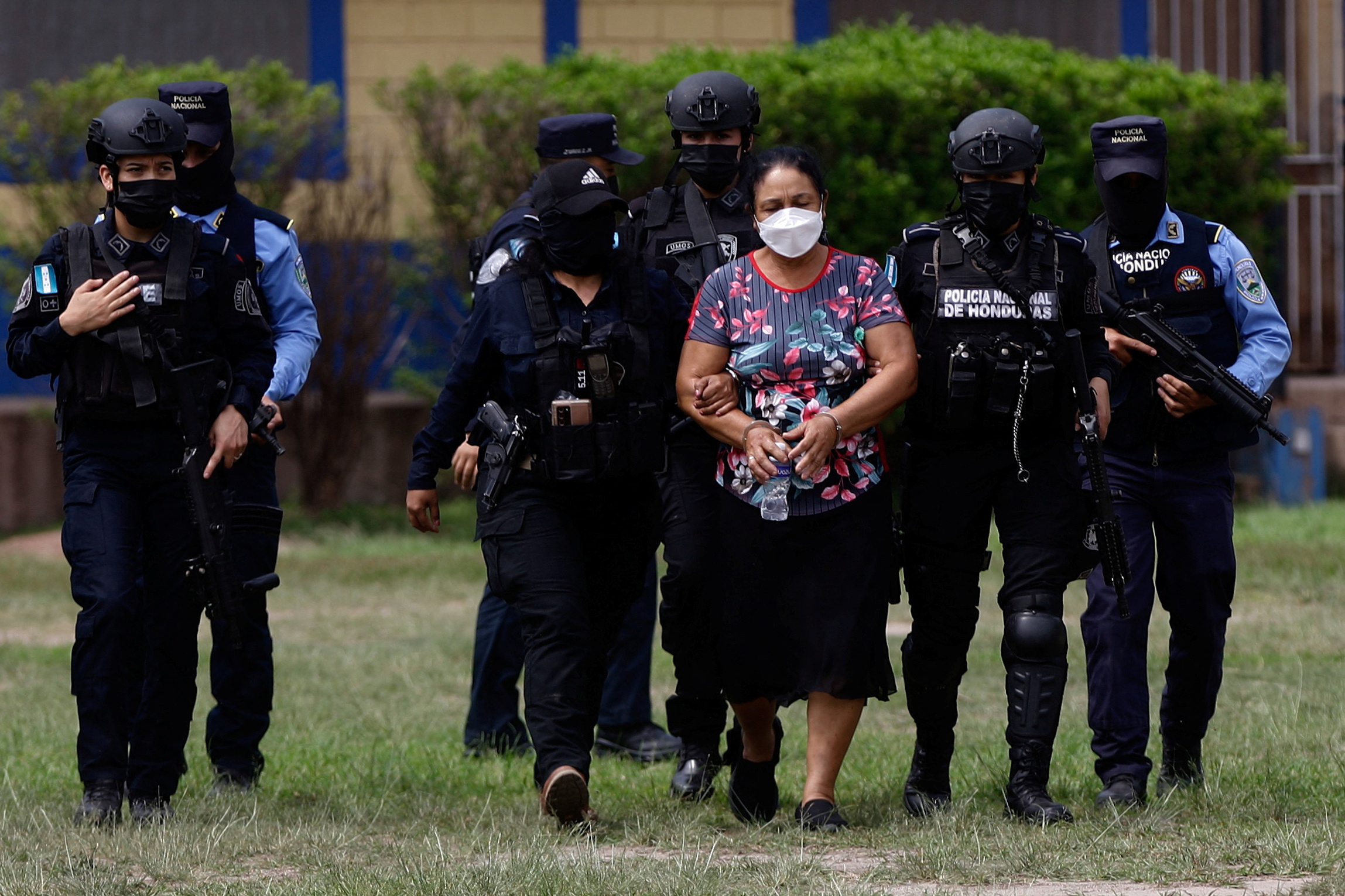 Herlinda Bobadilla, de 61 años, fue capturada en un operativo en el que murió su hijo Tito y su otro hijo Juan Carlos se dio a la fuga.  REUTERS/Stringer