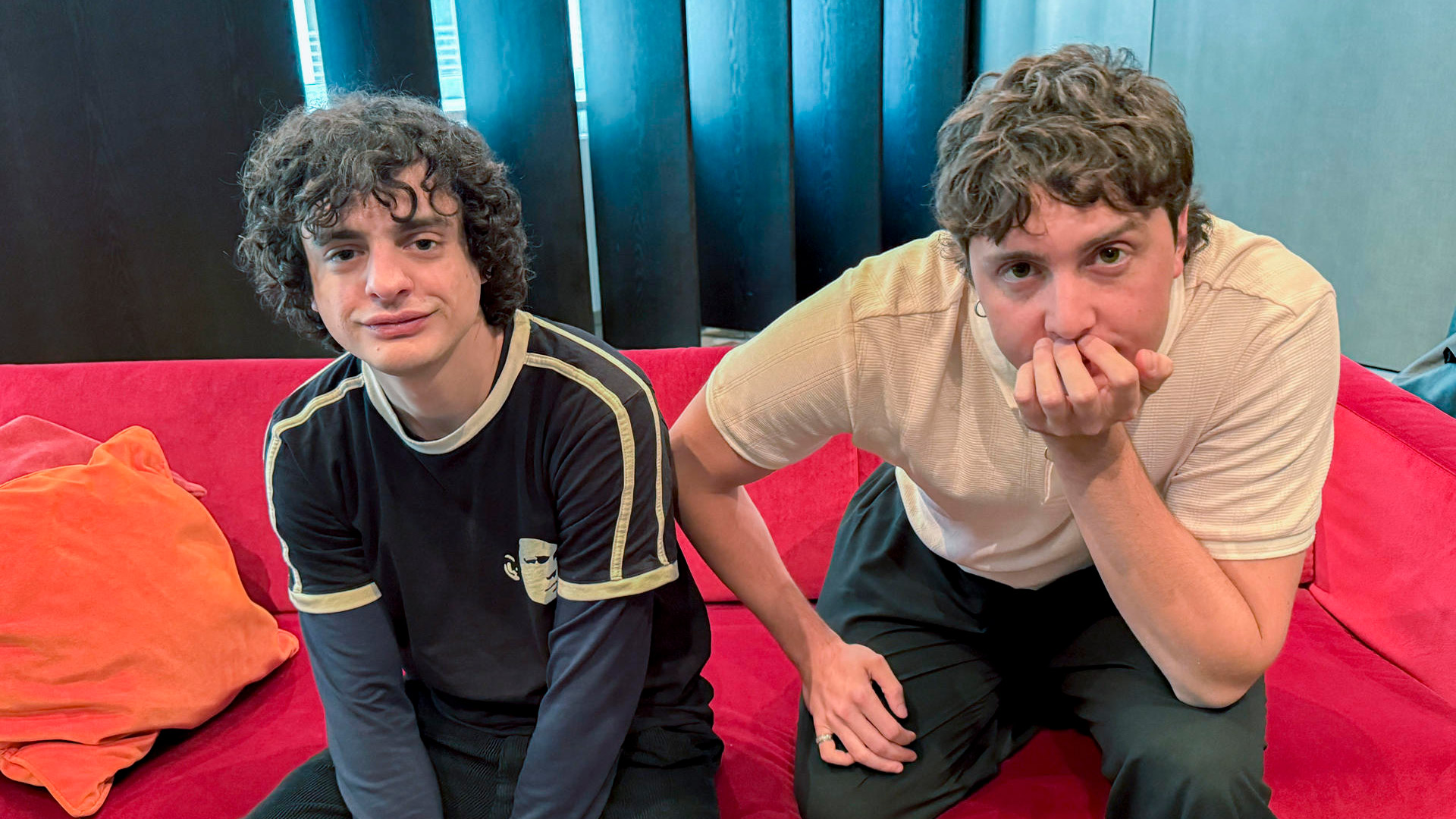 Detuvieron a un hombre que fue descubierto por sus vecinos cuando asesinaba a su pareja