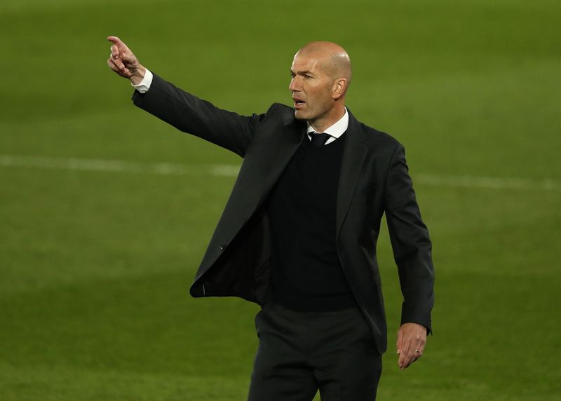 Zidane como entrenador lleva un exitoso palmarés de 11 títulos (REUTERS/Susana Vera)