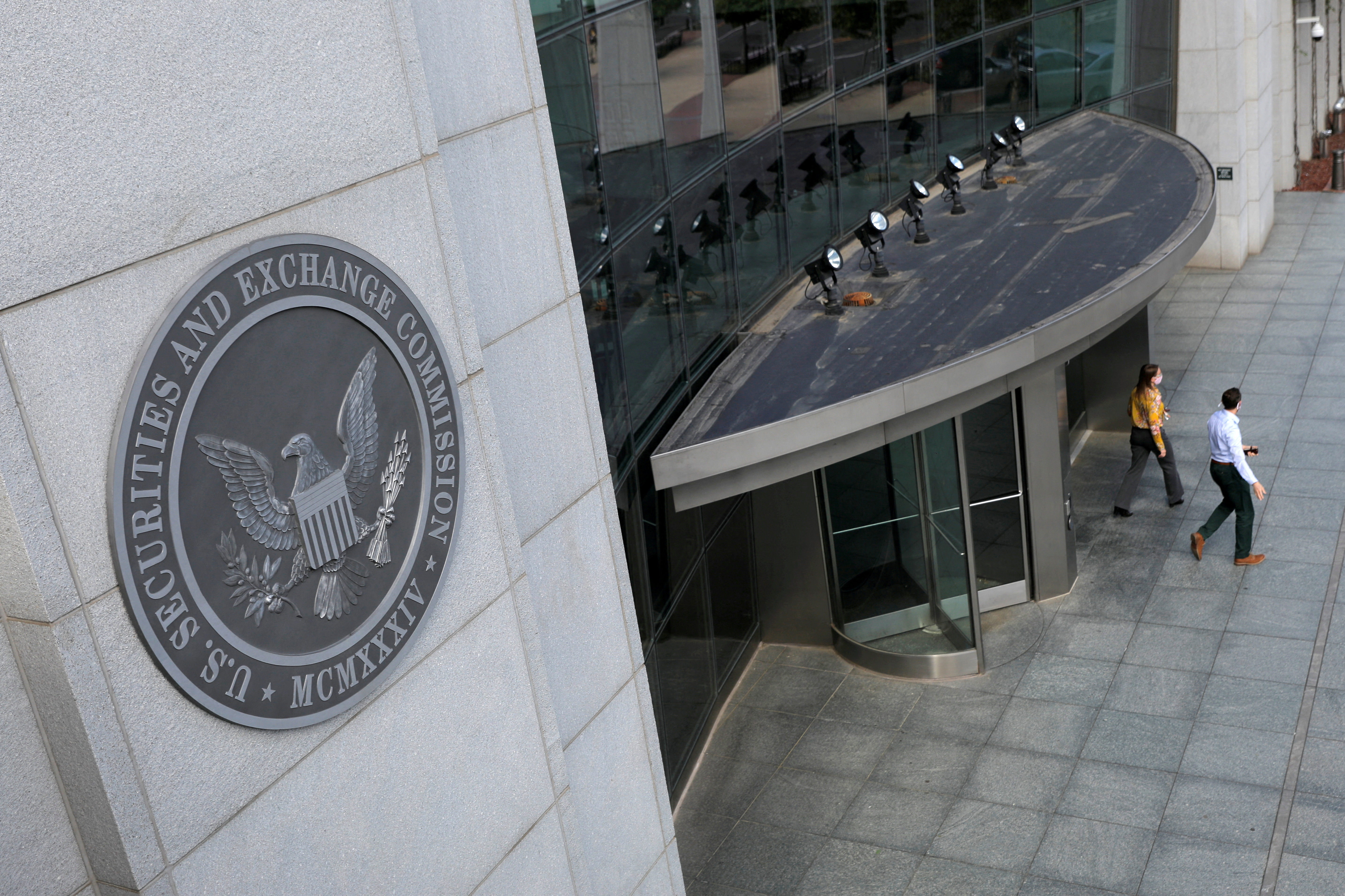 The headquarters of the US Securities Exchange Commission in Washington (Reuters / Andrew Kelly)