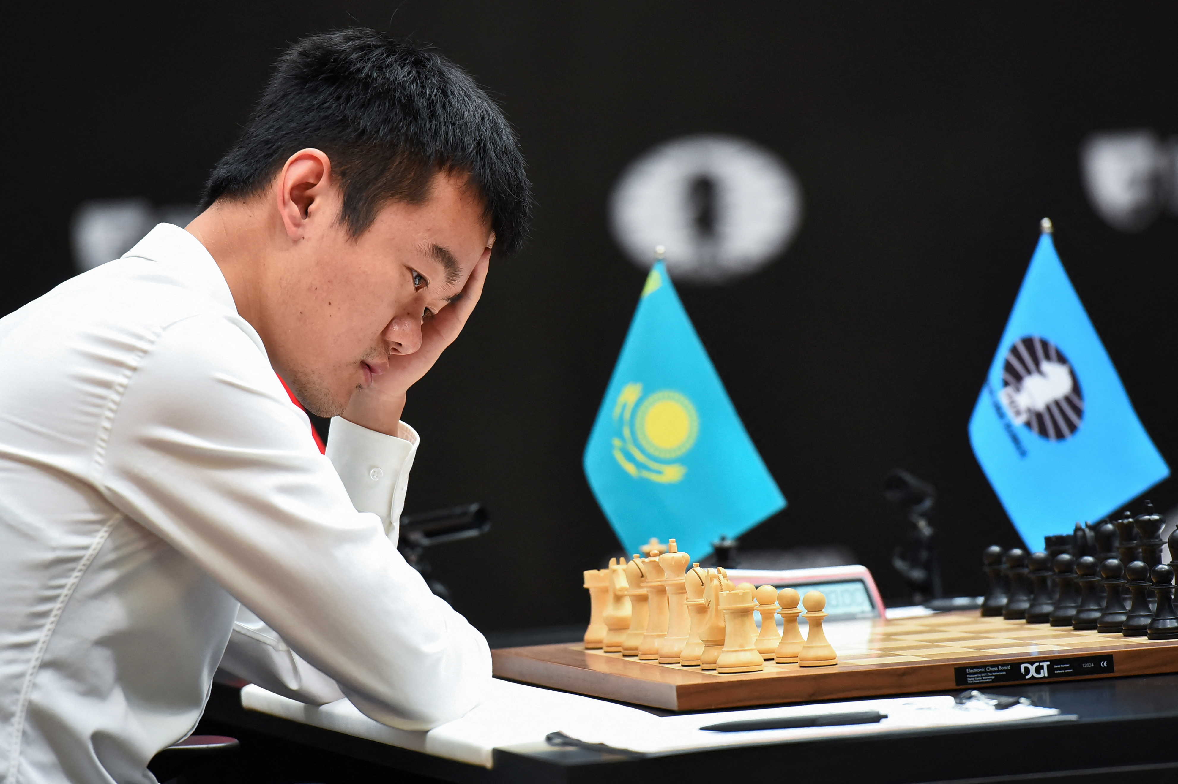 Ding Liren hizo historia en el ajedrez mundial (REUTERS/Vladislav Vodnev)
