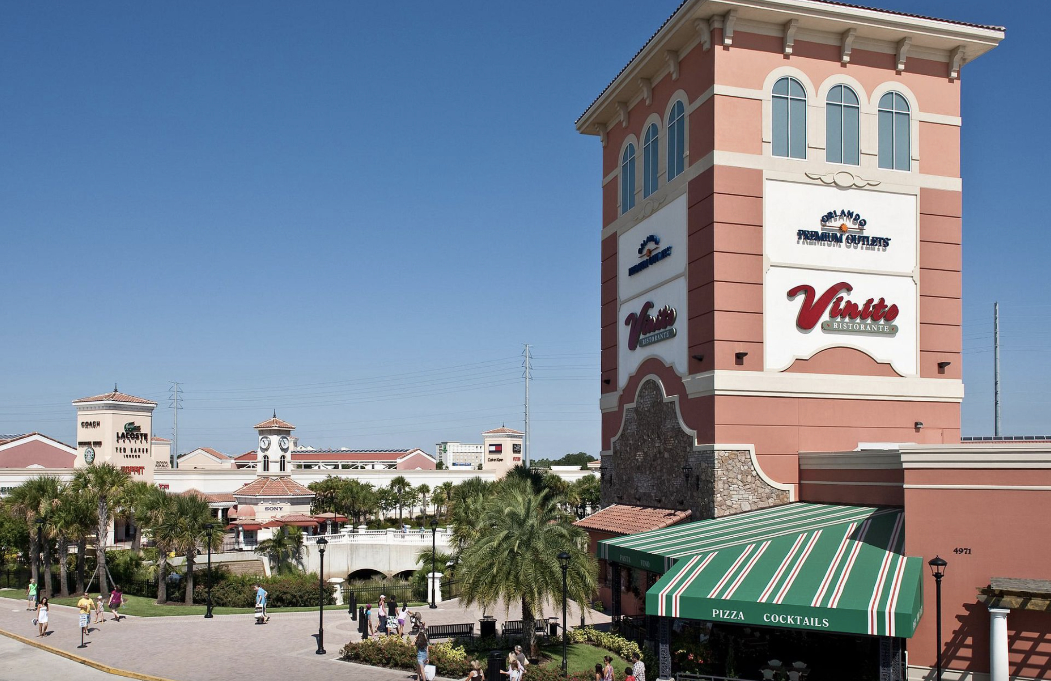 Las más de 180 tiendas de Orlando International Premium Outlets lo convierten en uno de los principales destinos de Orlando para ir de compras. (Simon)