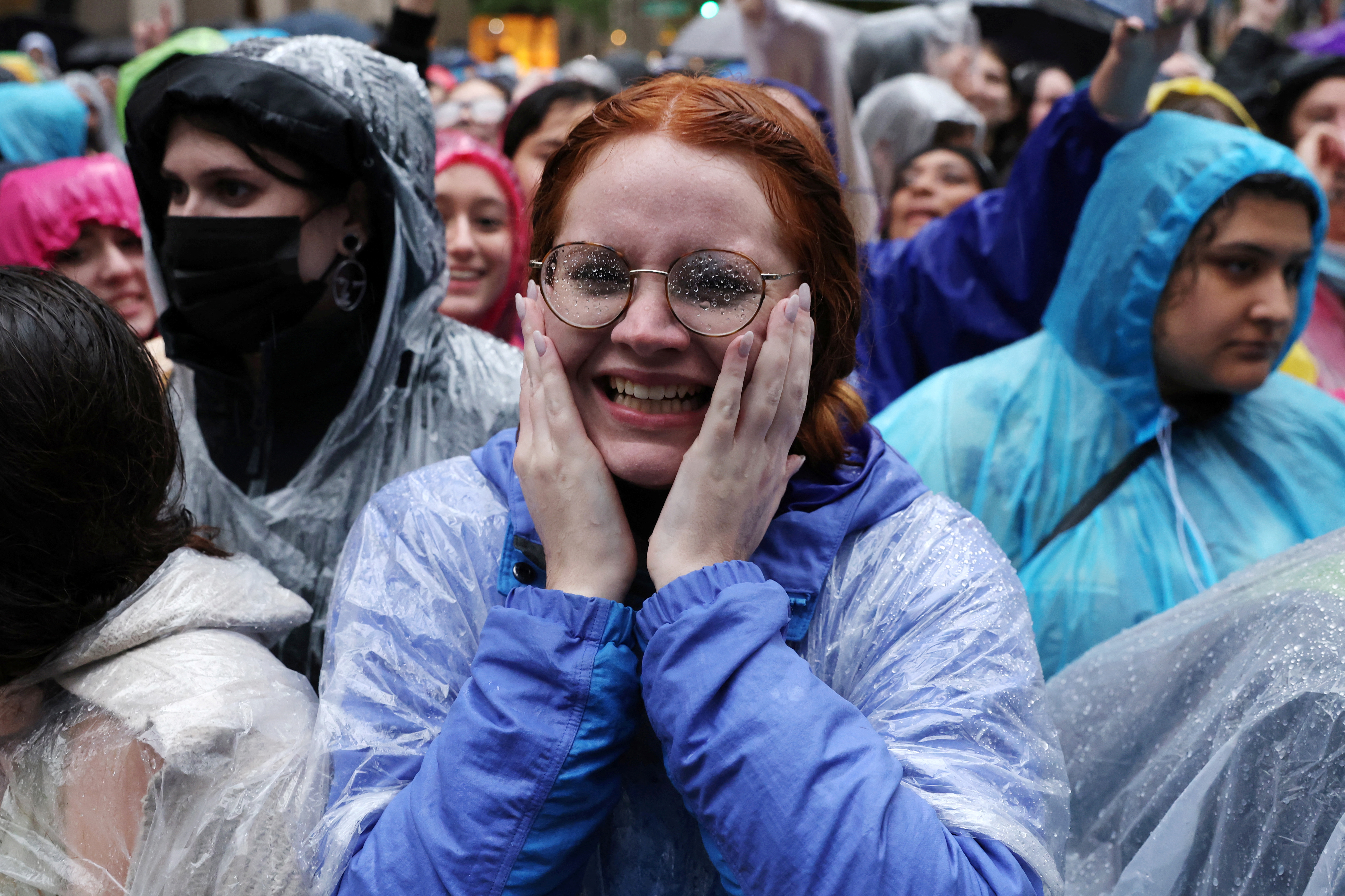 Una fan neoyorquina suspirando por Harry, en mayor de 2022 REUTERS/Andrew Kelly