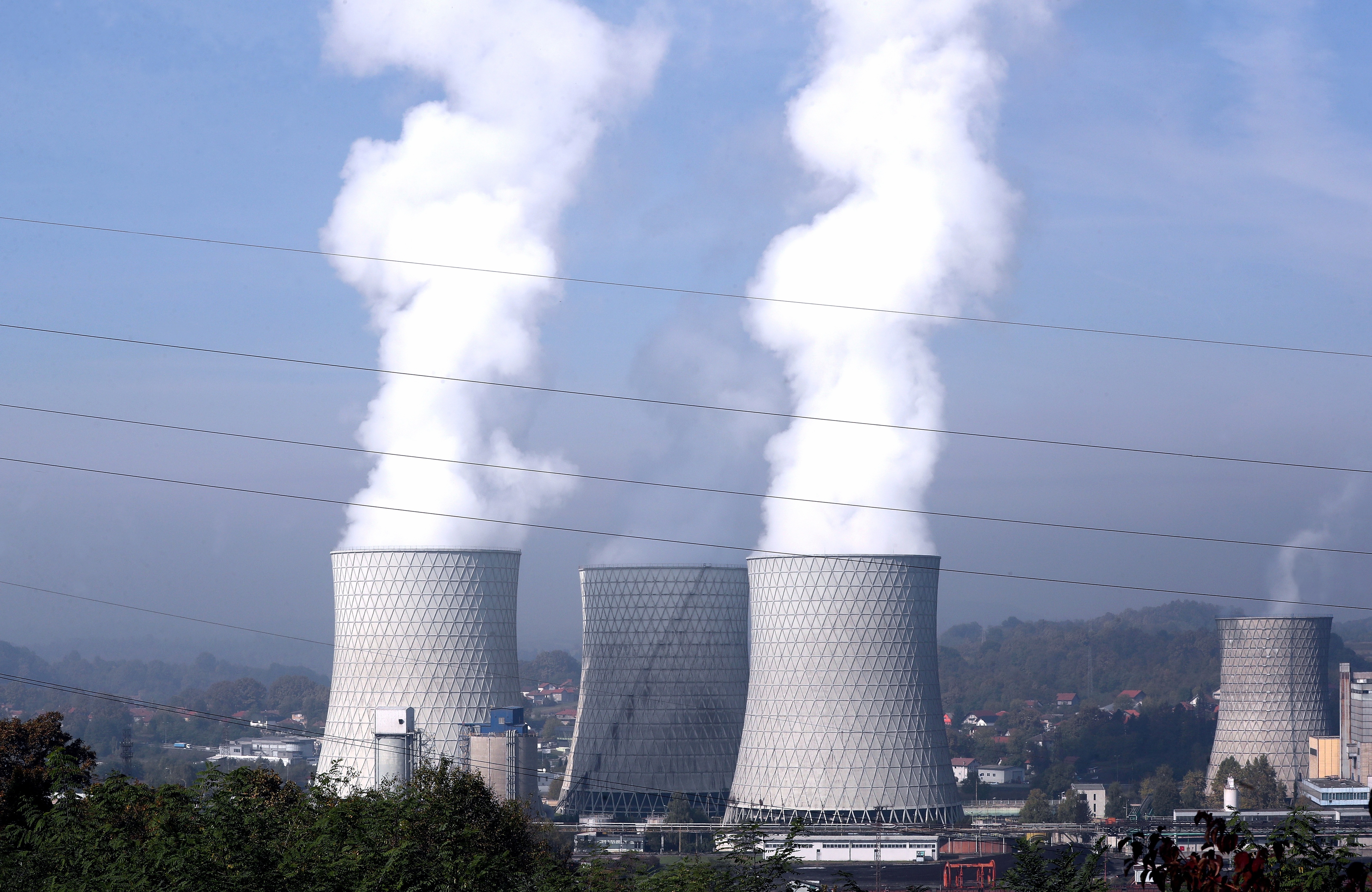 El reporte indica según los últimos datos de la Agencia Internacional de Energía, que los activos de carbón corren el riesgo de quedar varados antes de 2030 (EFE/EPA/FEHIM DEMIR)
