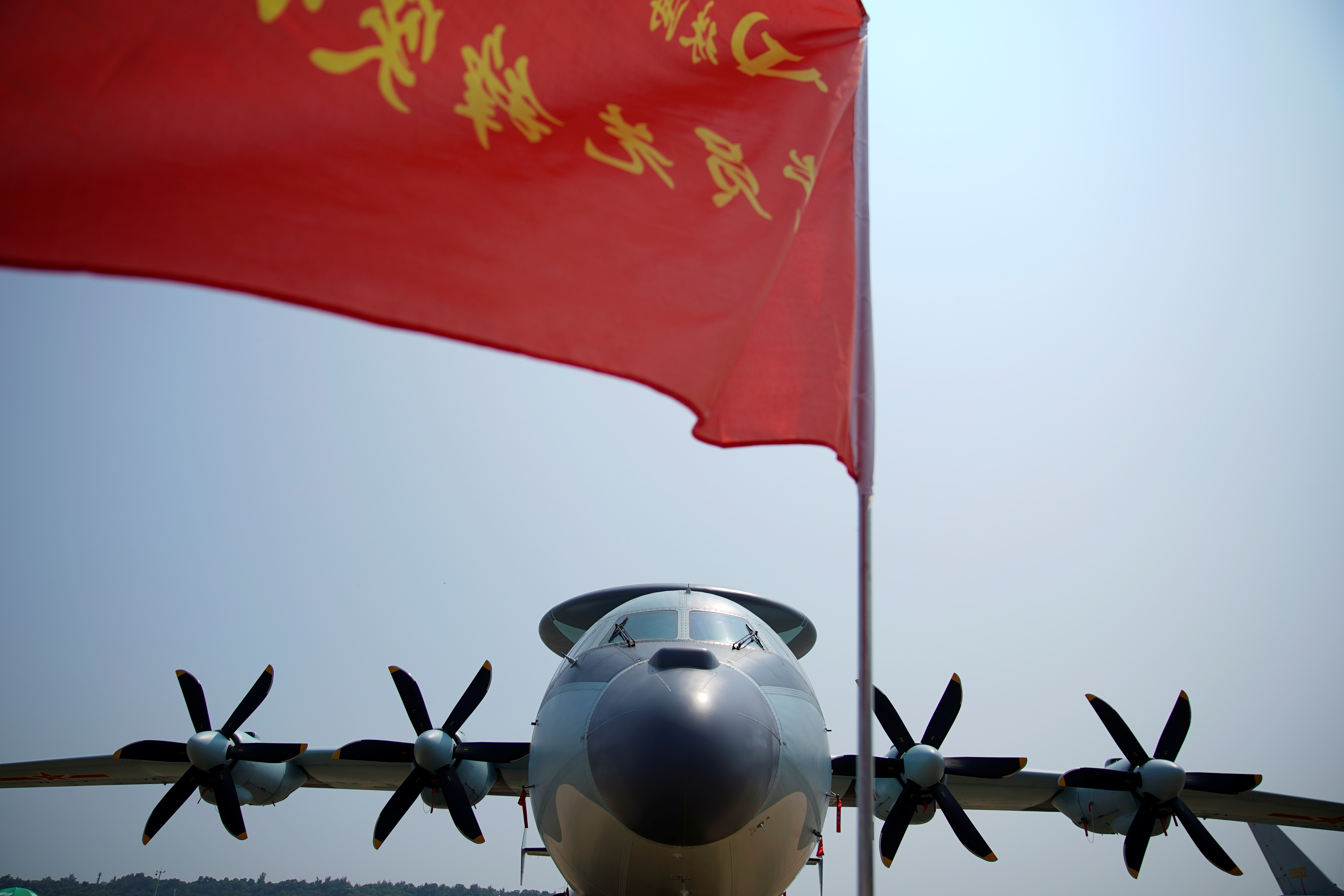 Un avión de alerta temprana KJ-500 se muestra en la Exposición Internacional de Aviación y Aeroespacial de China, o Airshow China, en Zhuhai, provincia de Guangdong, China, 28 de septiembre de 2021. REUTERS/Aly Song
