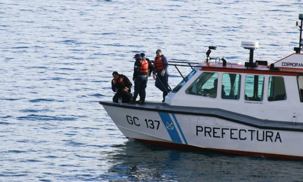 Un auto despist&oacute; y cay&oacute; al lago Nahuel Huapi en Bariloche: muri&oacute; una ni&ntilde;a de 3 a&ntilde;os