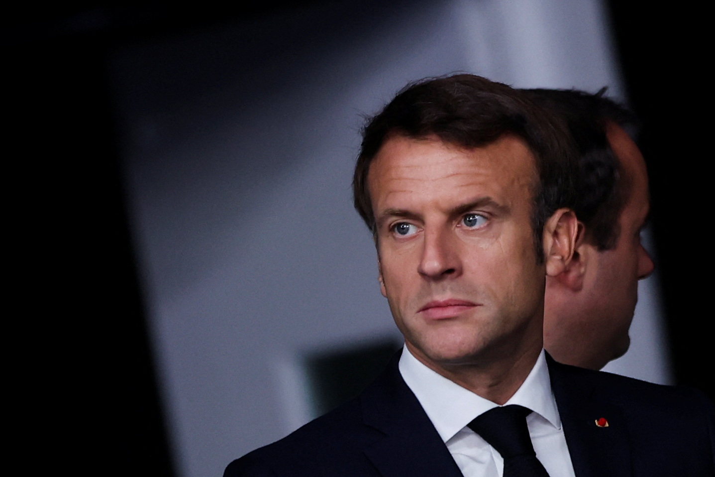 El presidente francés Emmanuel Macron reorganiza su gobierno luego de la derrota legislativa