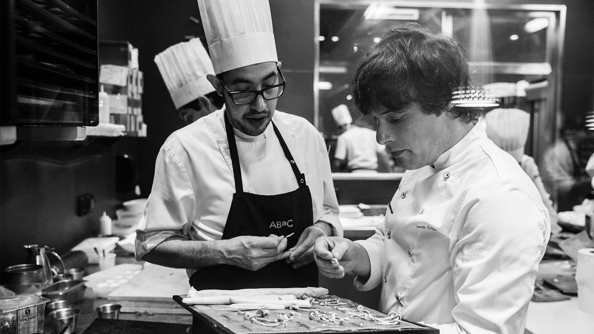 Cómo descubrió Jordi Cruz su vocación por la cocina: “Decidí ser cocinero a raíz de que mi madre estaba enferma”