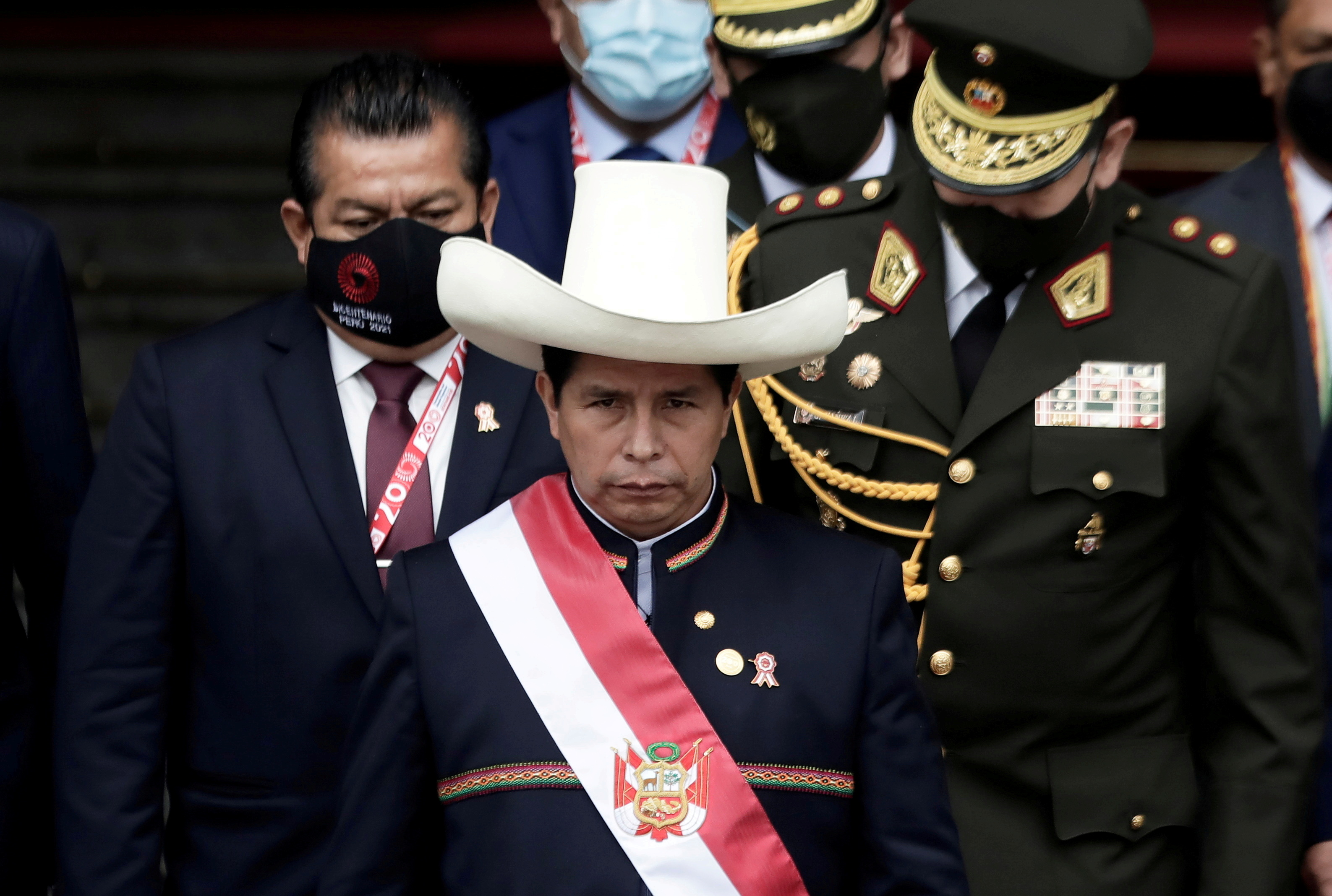 El Presidente Pedro Castillo saliendo del Congreso tras juramentar en el cargo. Foto: REUTERS/Angela Ponce