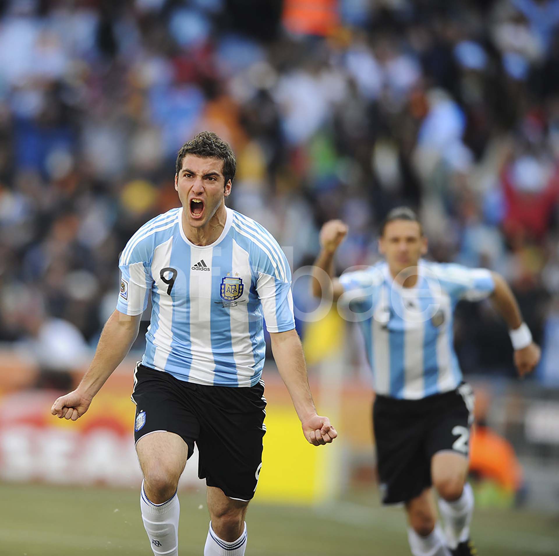 Gonzalo Higuaín celebra un gol para Argentina en el Mundial de Sudáfrica 2010