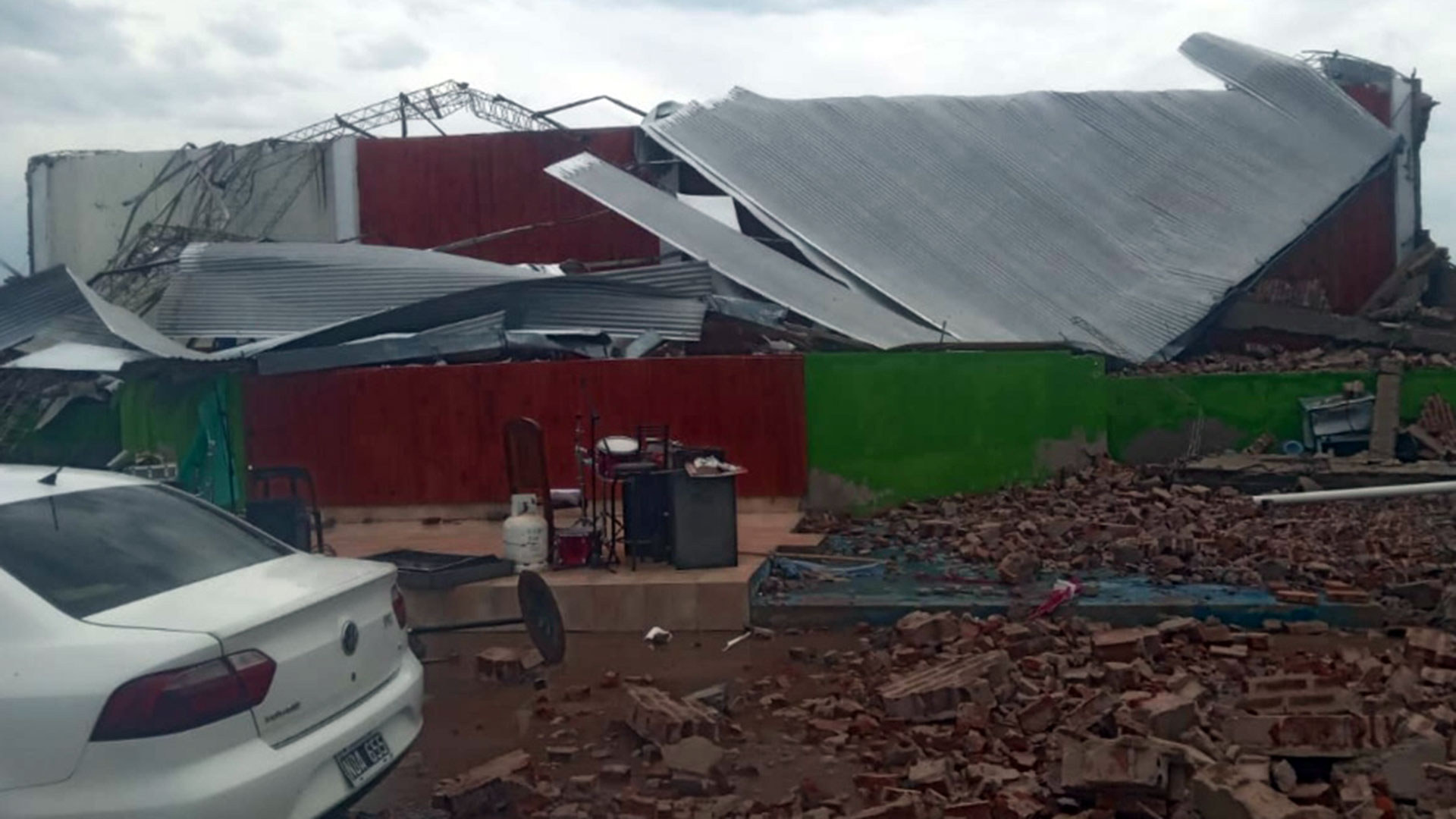 Un tornado azot Chaco y gener destrozos en la ciudad de Las