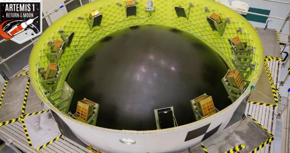 Los cubesats posicionados en una sección del poderoso cohete de la NASA, SLS (NASA)