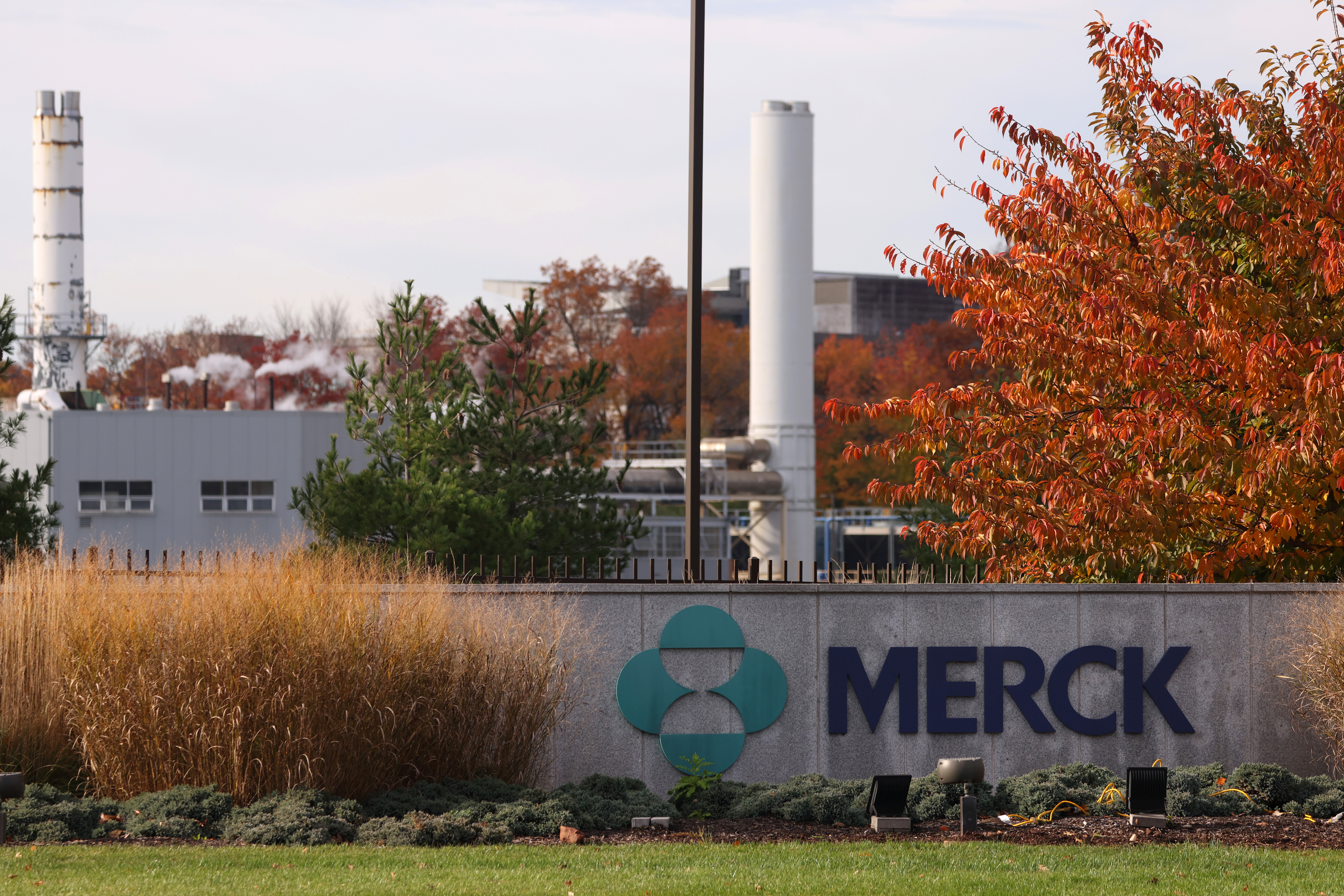Una fábrica de Merck & Co. en Kenilworth, Nueva Jersey  (Foto: REUTERS)