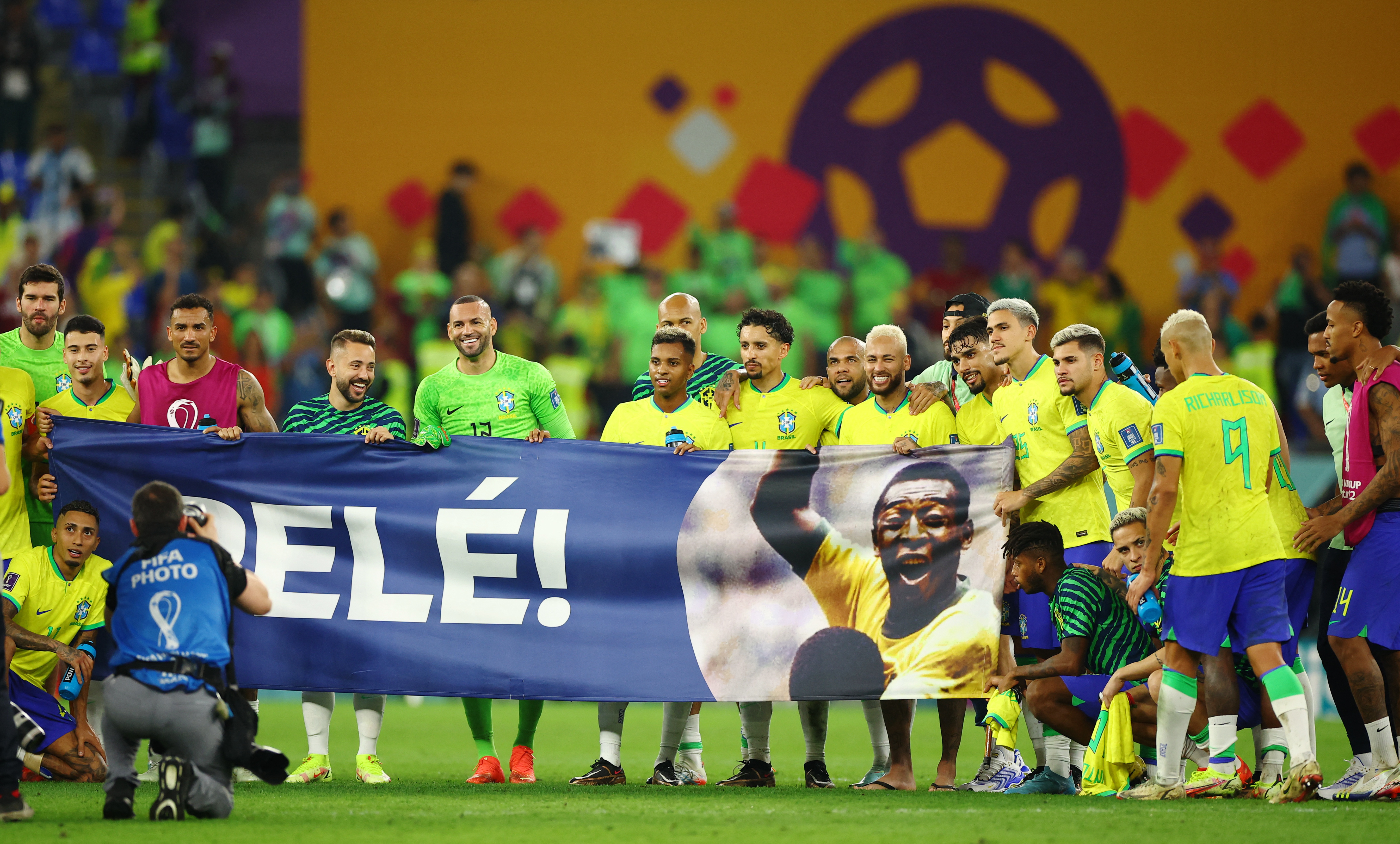La bandera que mostraron los jugadores brasileños (REUTERS/Kim Hong-Ji)
