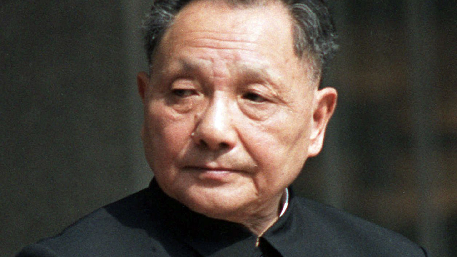 Deng Xiaoping, el líder de la República Popular China durante el período de reformas económicas en la década de 1980. Fue al mismo tiempo un ferviente opositor de la democratización y ordenó la represión de la protesta 